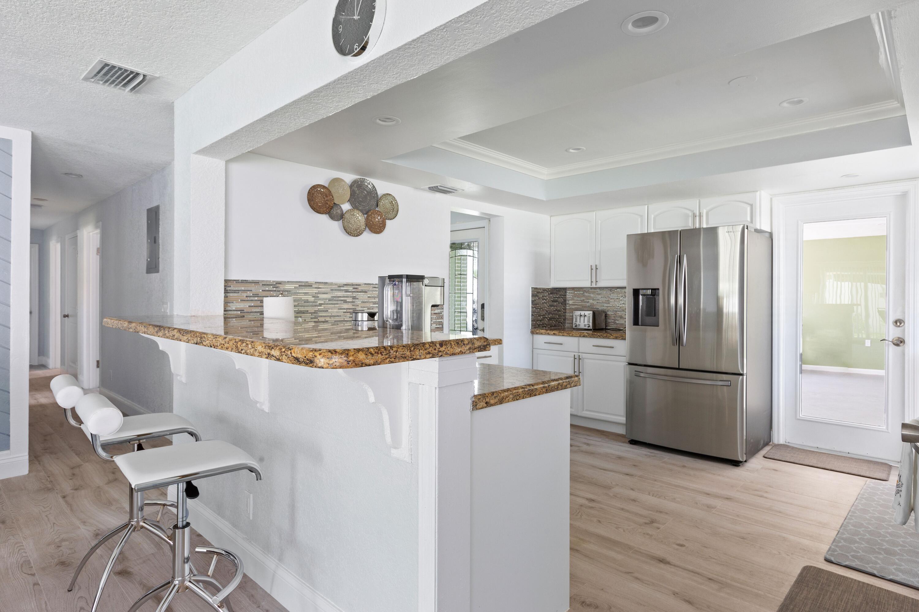 10044 Dasheen Avenue Property Photo 4