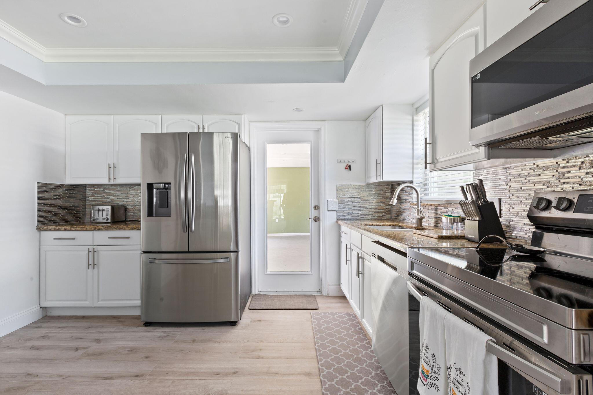10044 Dasheen Avenue Property Photo 6