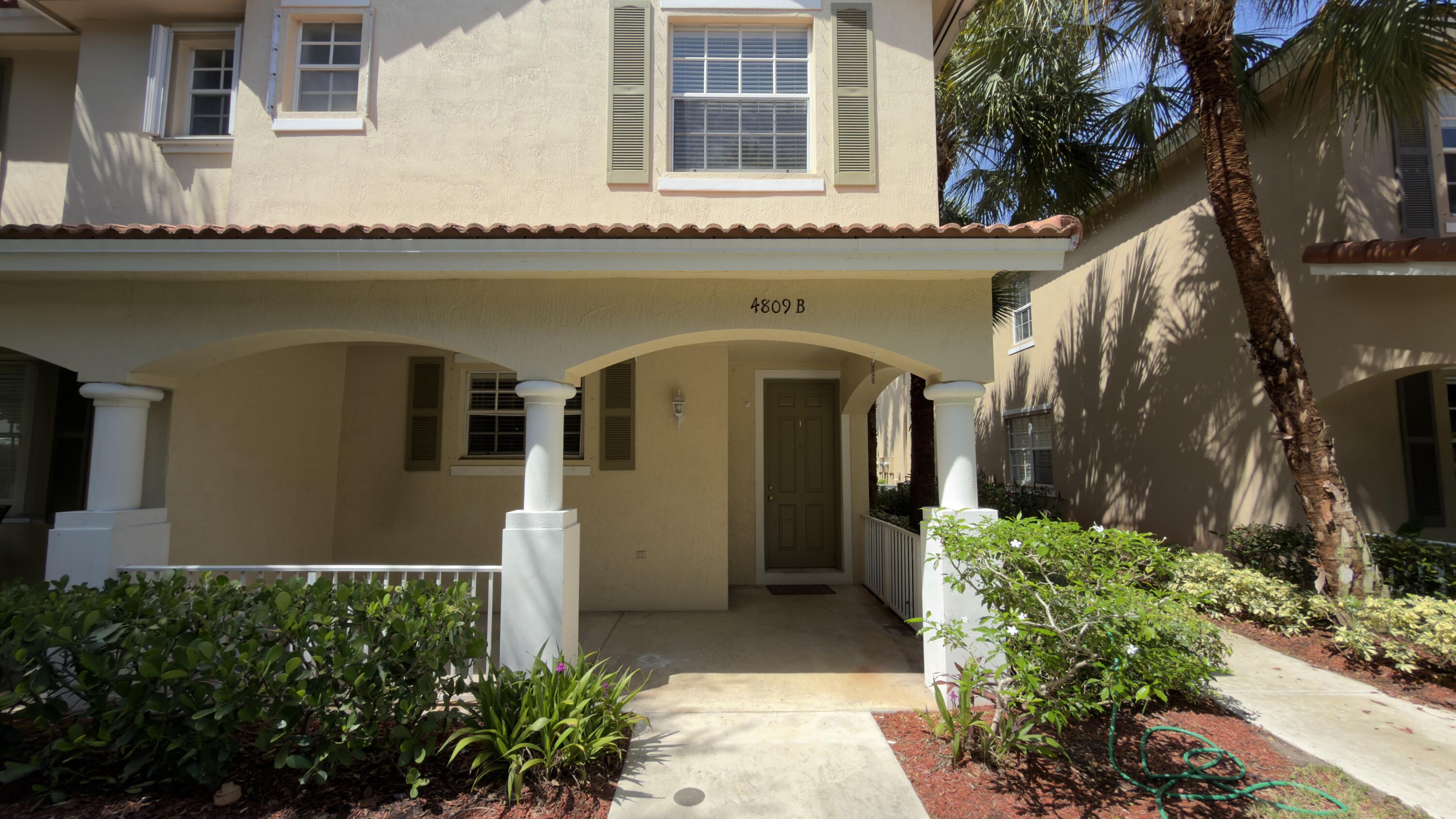 4809 N Wickham Circle B Property Photo 1