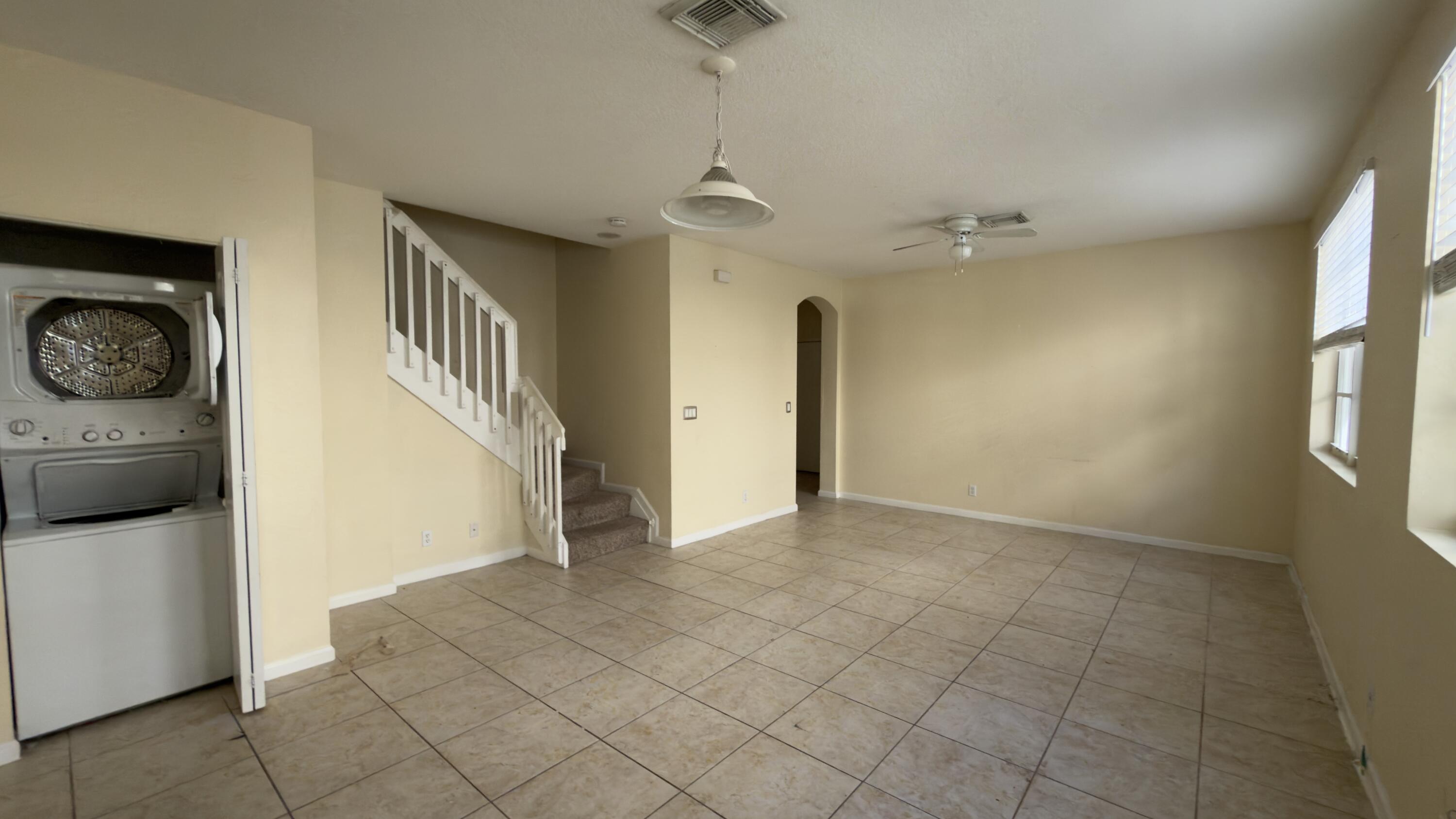 4809 N Wickham Circle B Property Photo 6