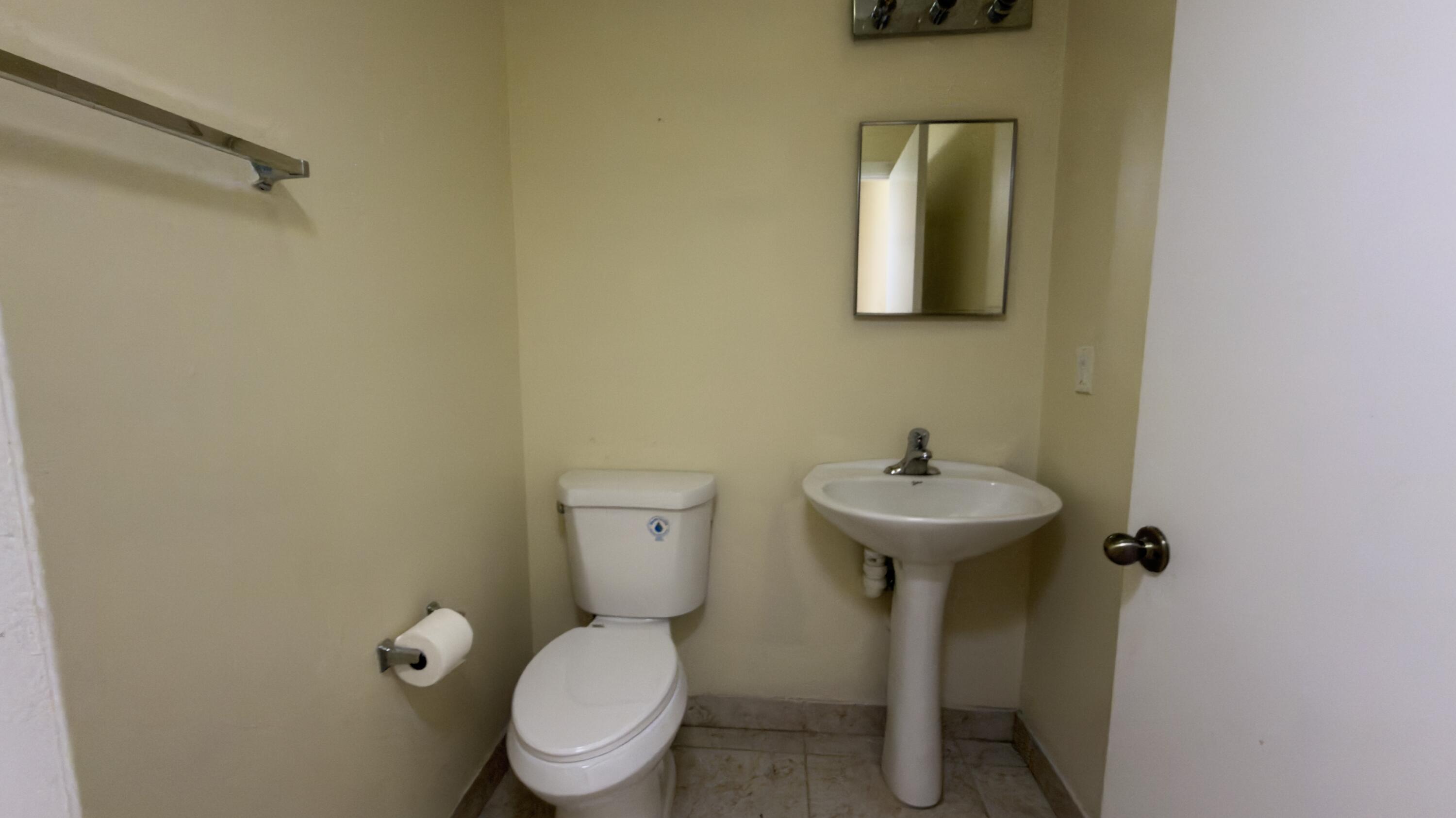 4809 N Wickham Circle B Property Photo 7