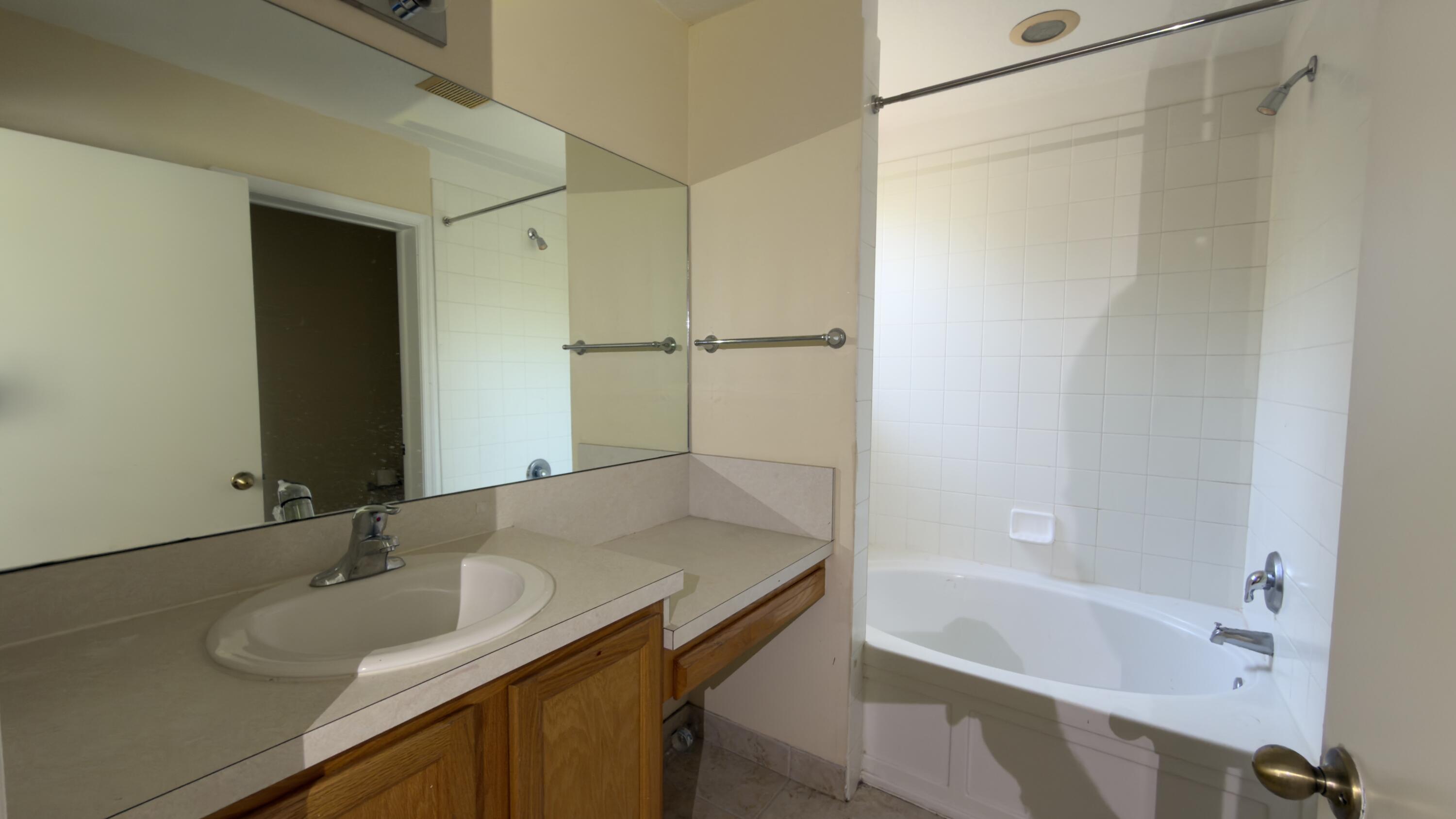 4809 N Wickham Circle B Property Photo 12