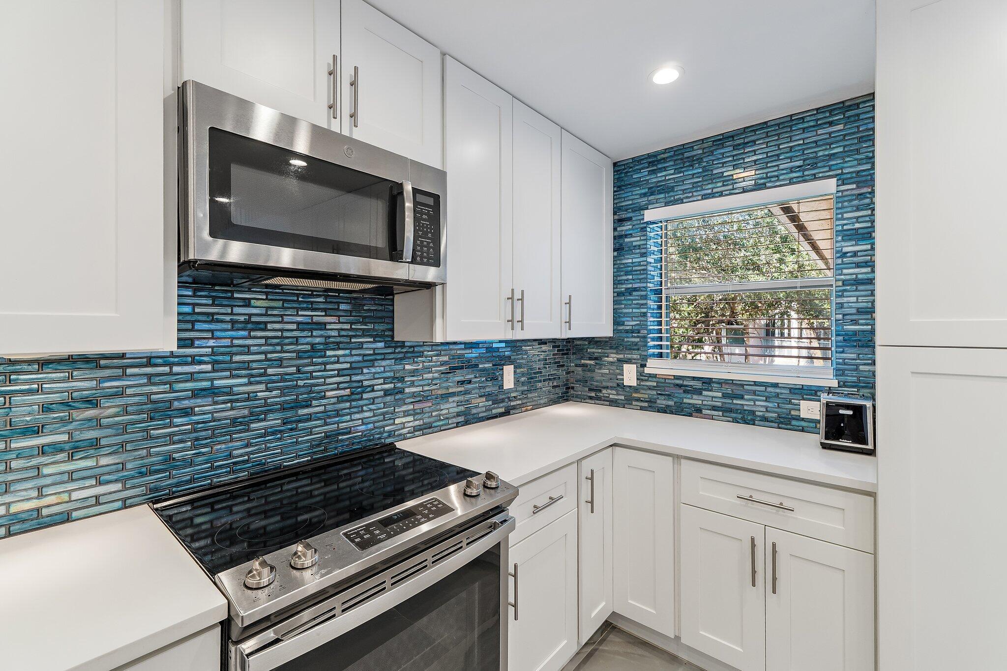B26065761 Property Photo 24