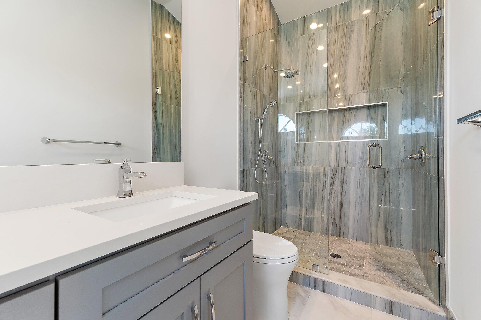 B26065761 Property Photo 37
