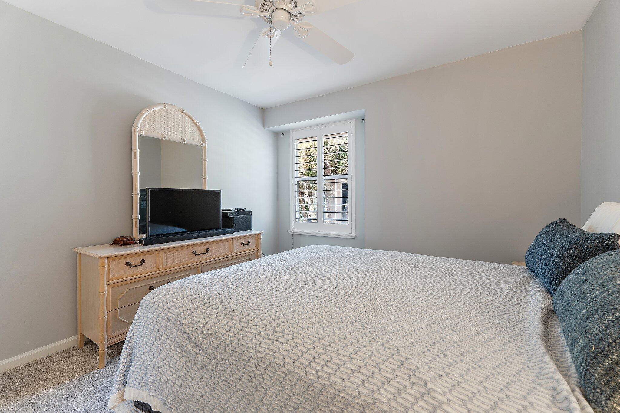 B26065761 Property Photo 41