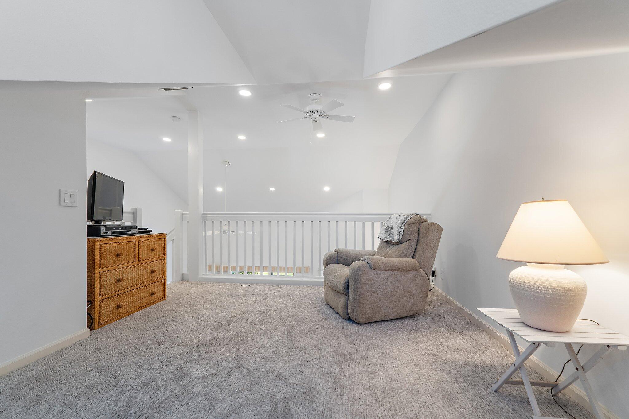 B26065761 Property Photo 44