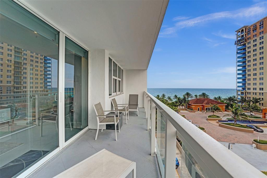 2030 S Ocean Drive 510 Property Photo 2