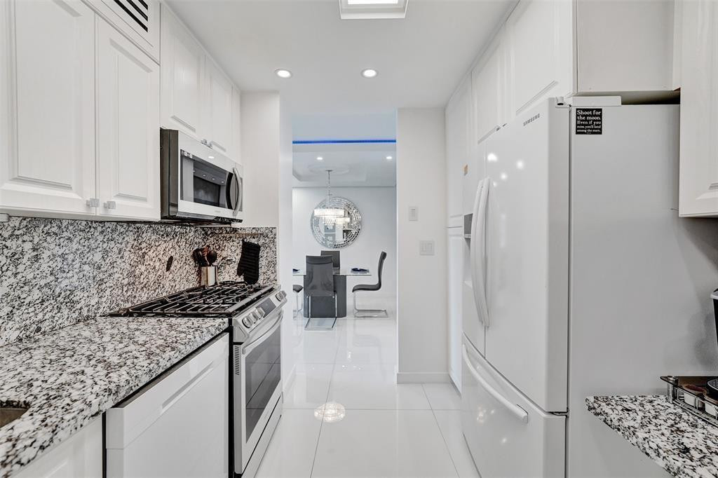 2030 S Ocean Drive 510 Property Photo 8