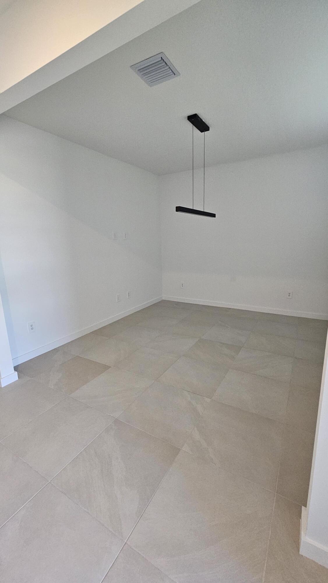 5351 Se Cable Drive Property Photo 2