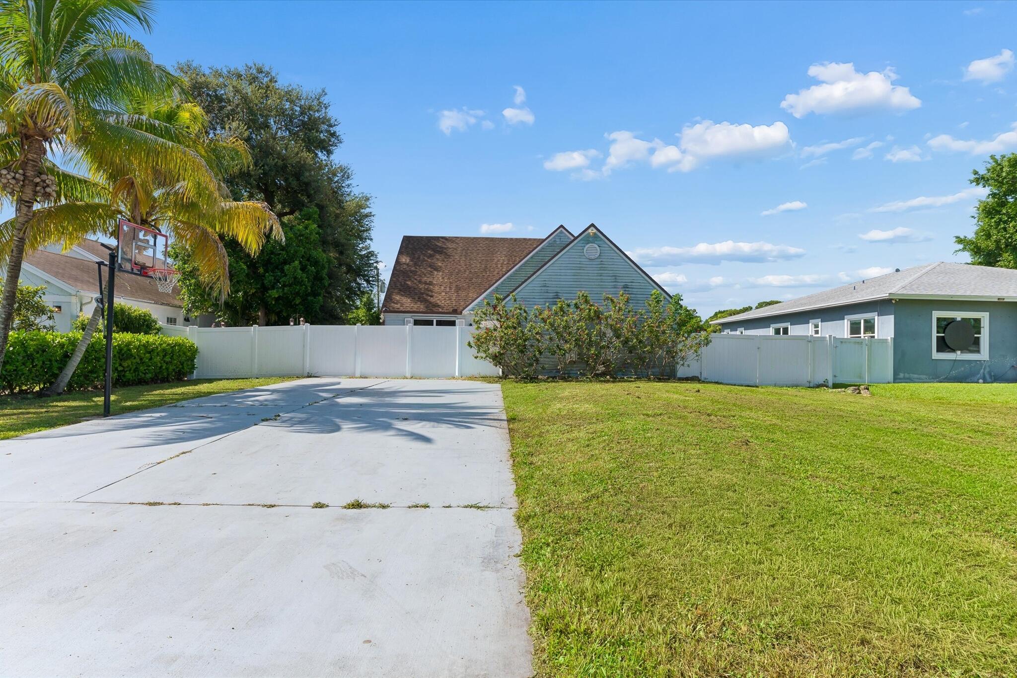 5414 Sunrise Boulevard Property Photo 4