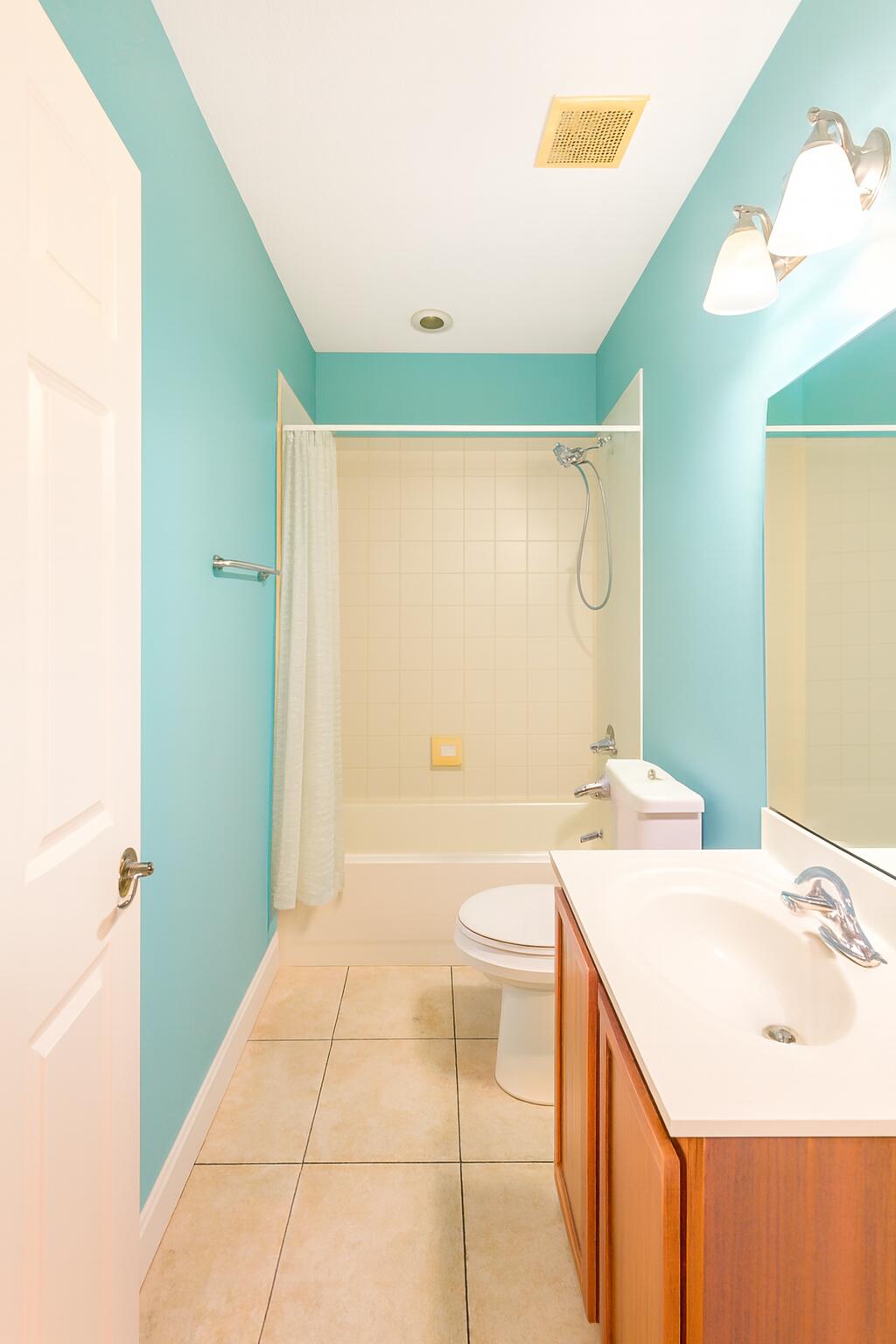 2303 Center Stone Lane Property Photo 9