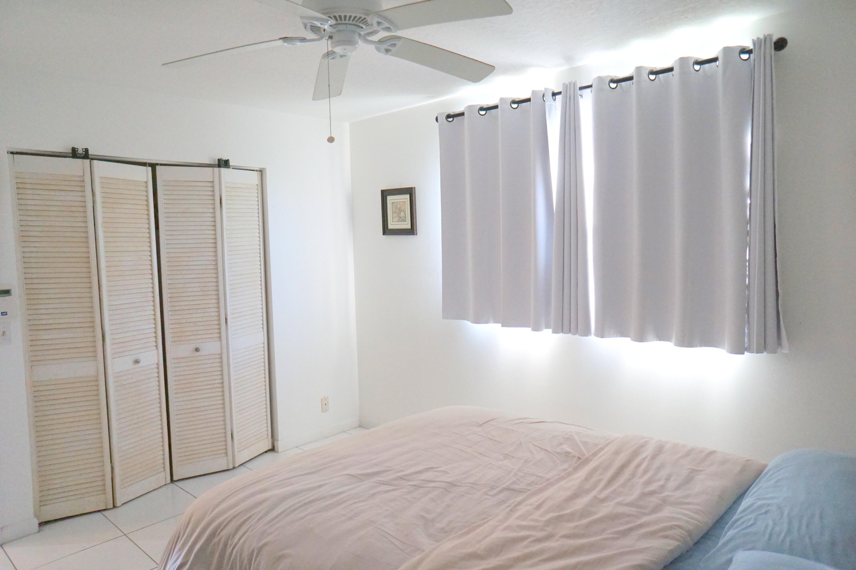 401 Southampton A Property Photo 15
