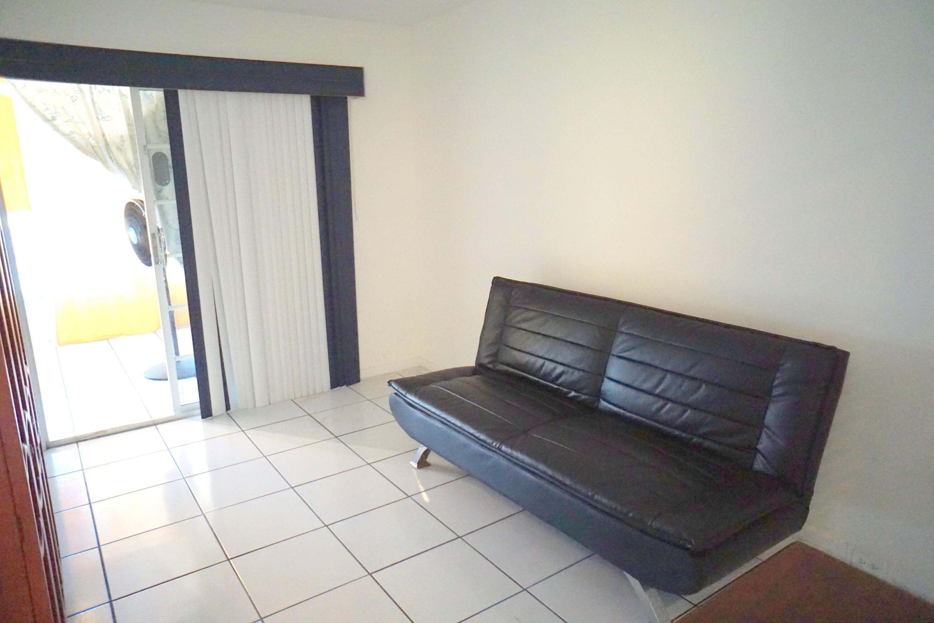 401 Southampton A Property Photo 19