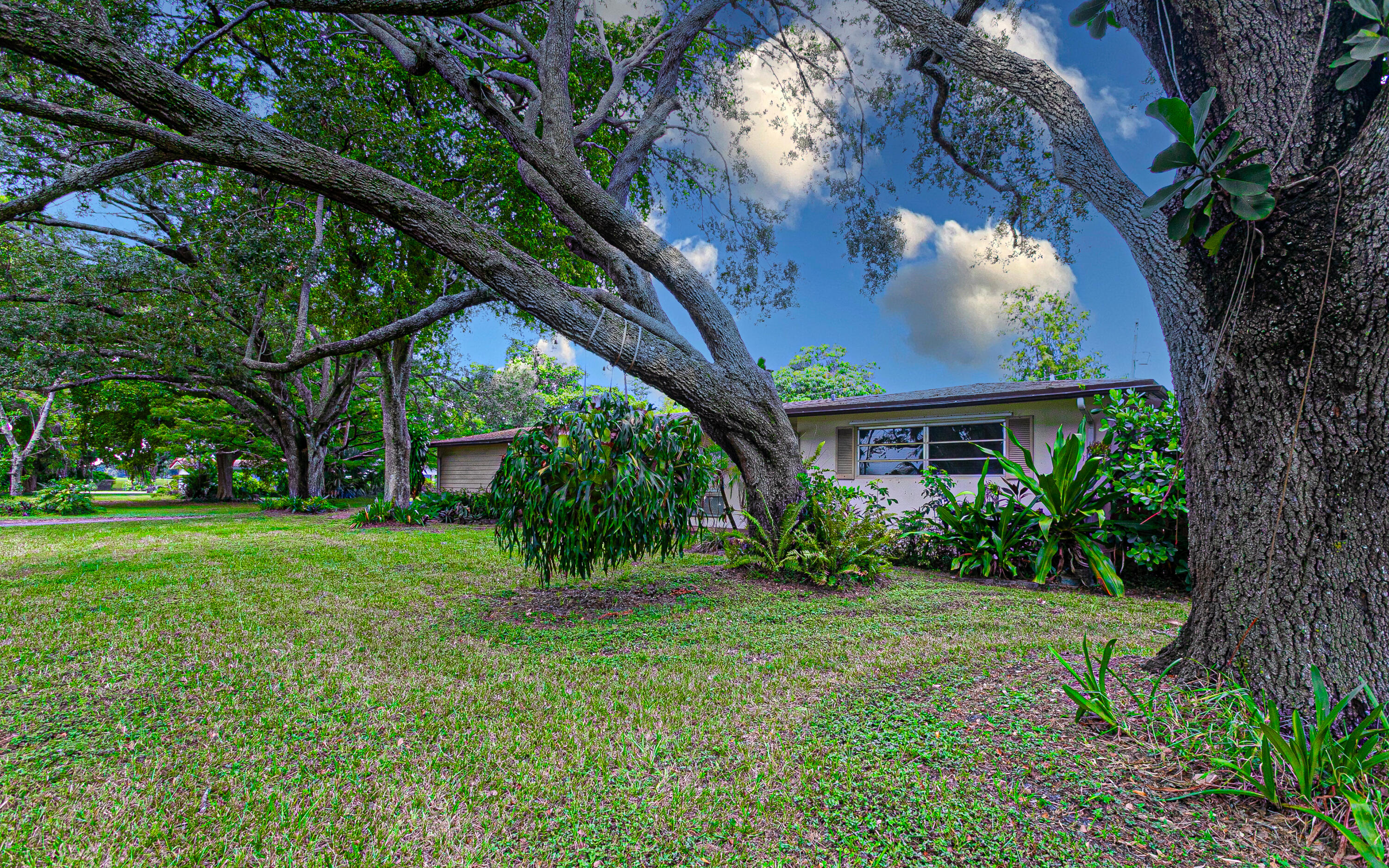 4511 E Country Club Circle Property Photo 9