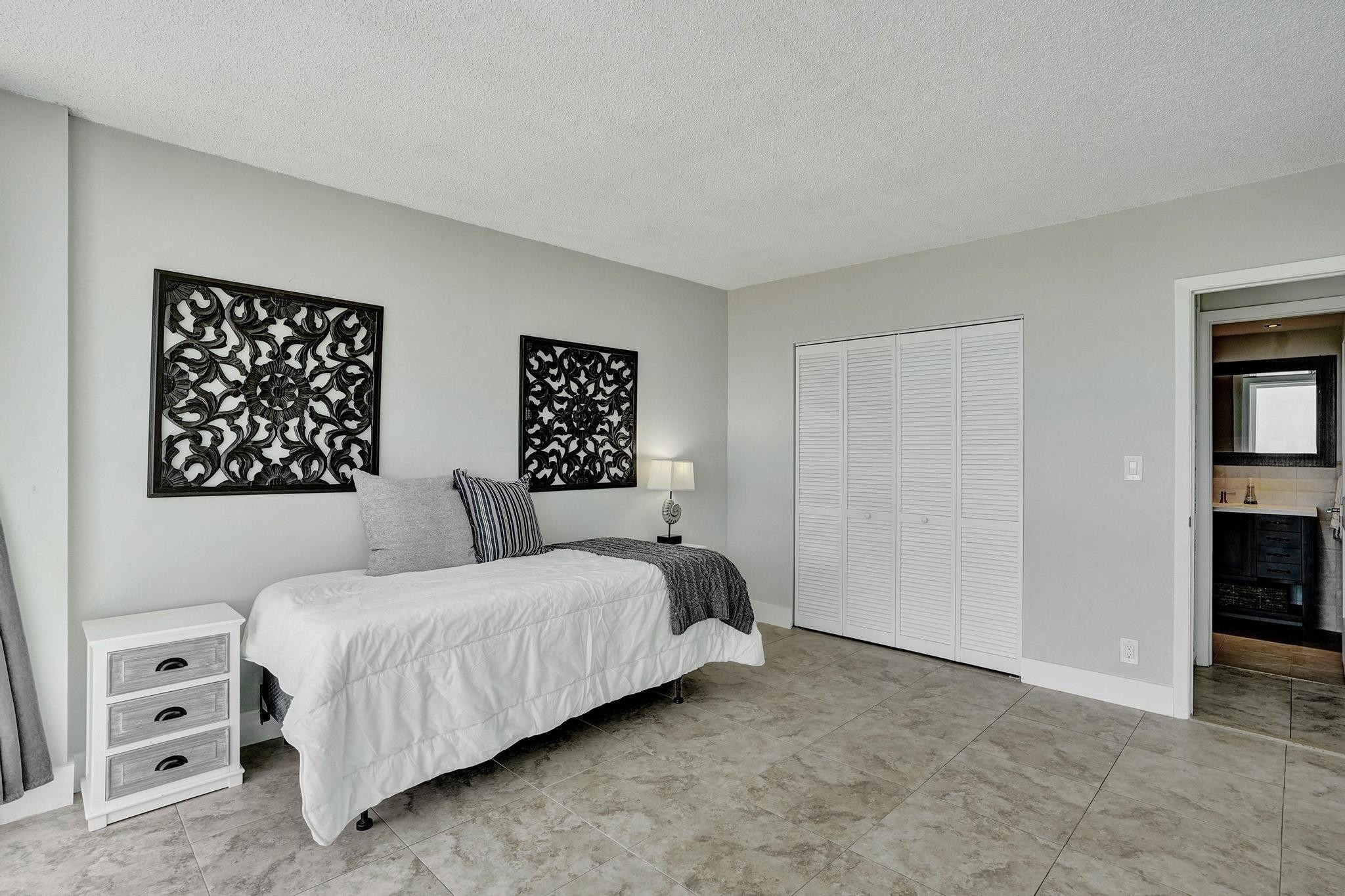 2715 N Ocean Boulevard 6c Property Photo 20