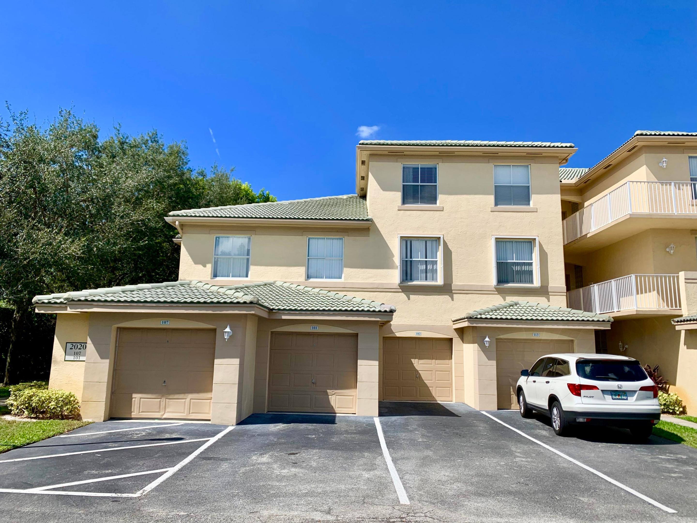 2020 GREENVIEW SHORES Boulevard 101 Property Photo 1