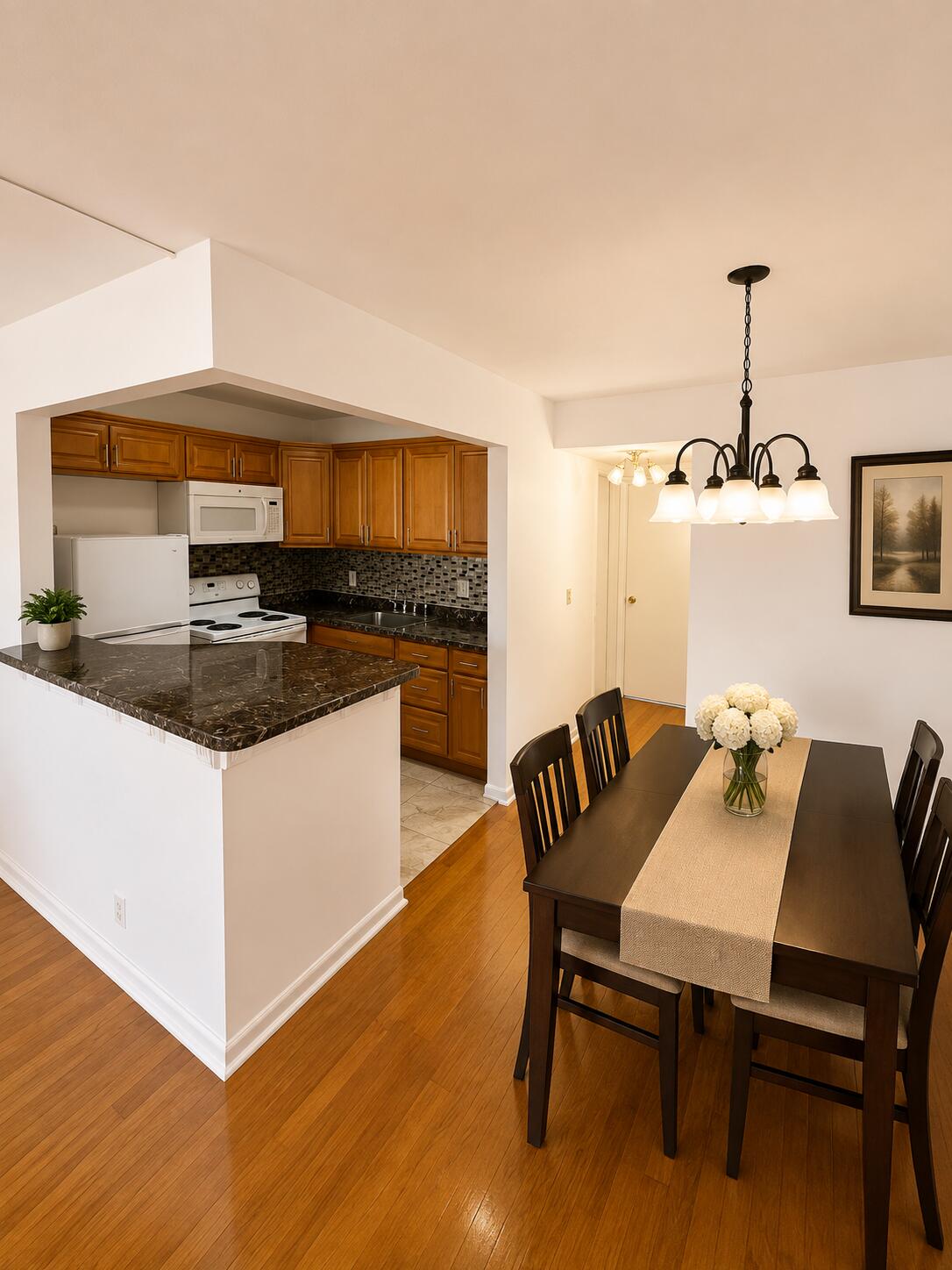 120 Windsor F Unit F Property Photo 5