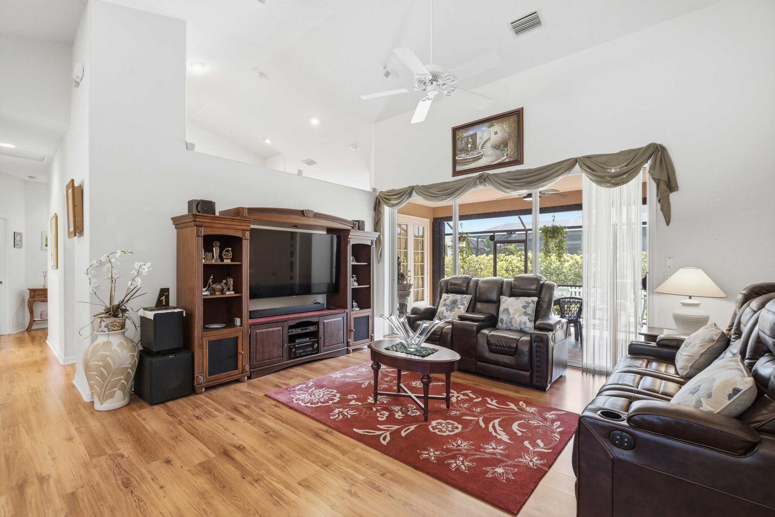 6445 36th Place Property Photo 5