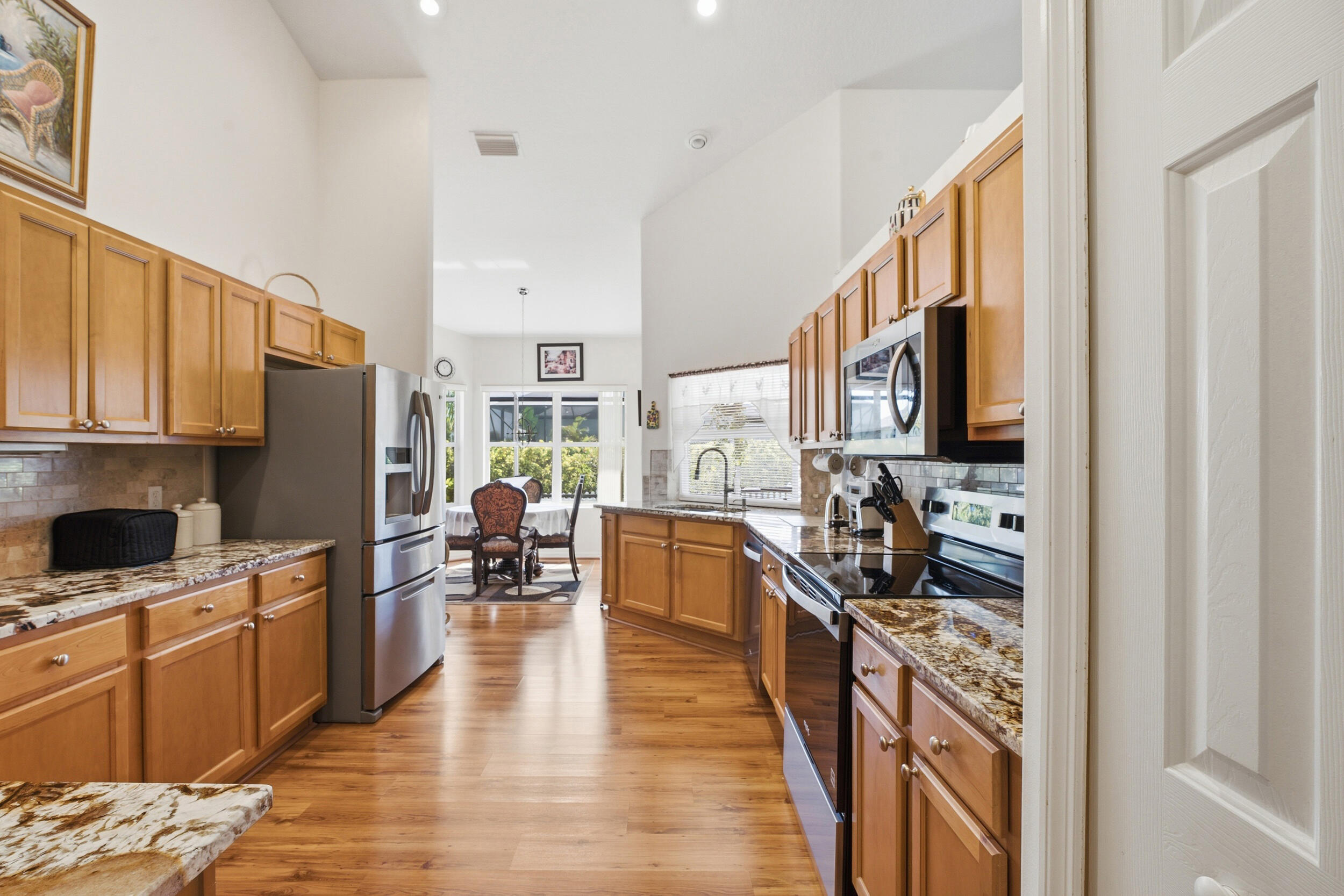 6445 36th Place Property Photo 7