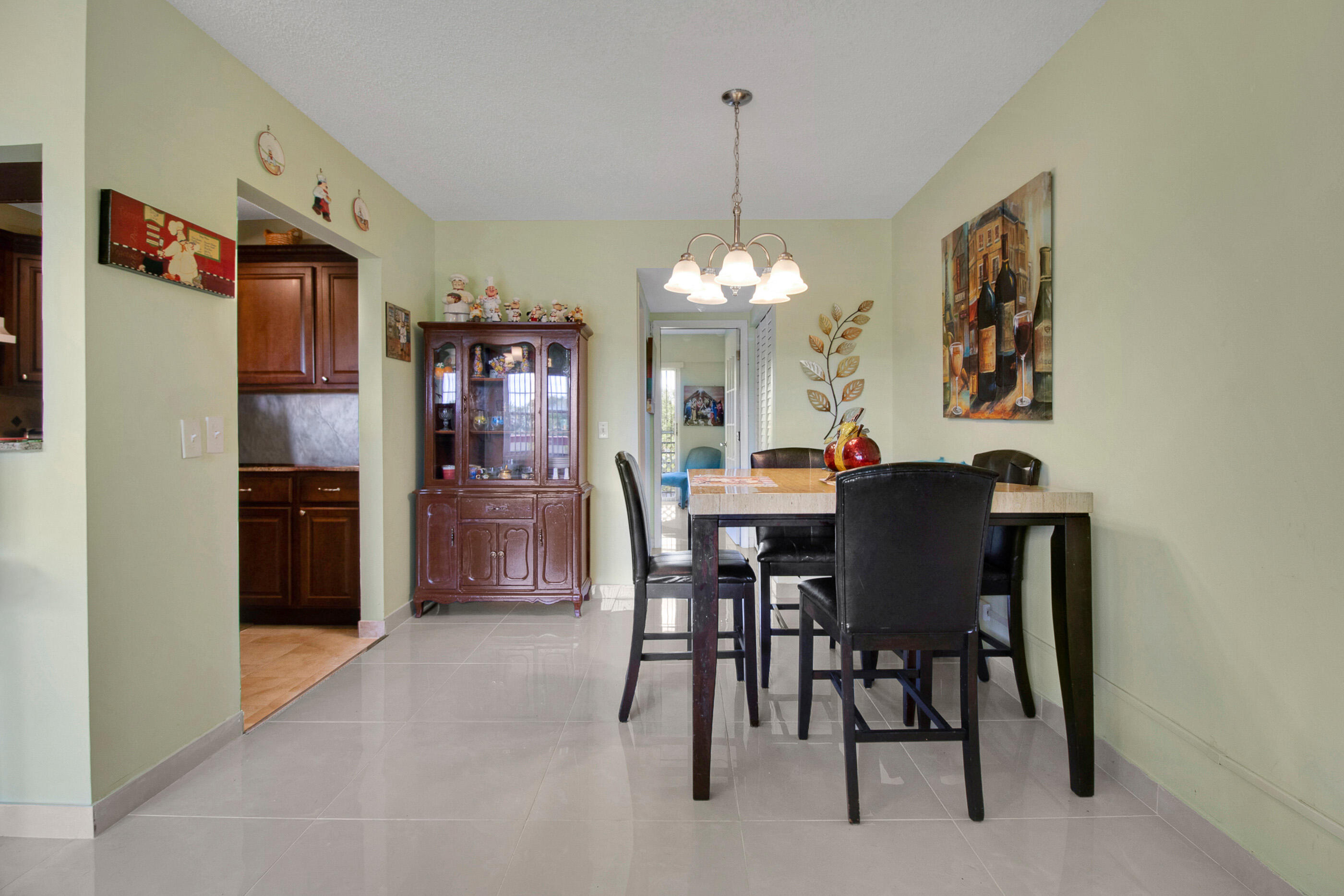 412 Brighton J Property Photo 7