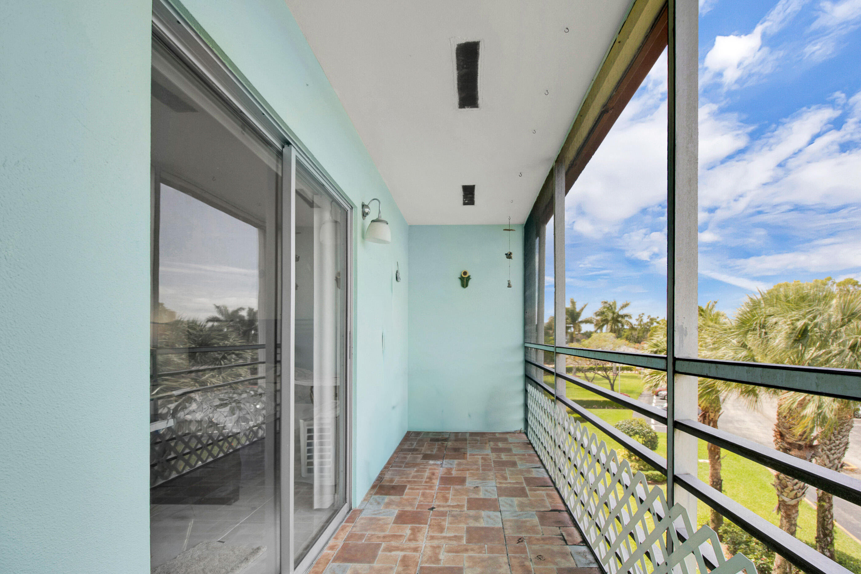 412 Brighton J Property Photo 12