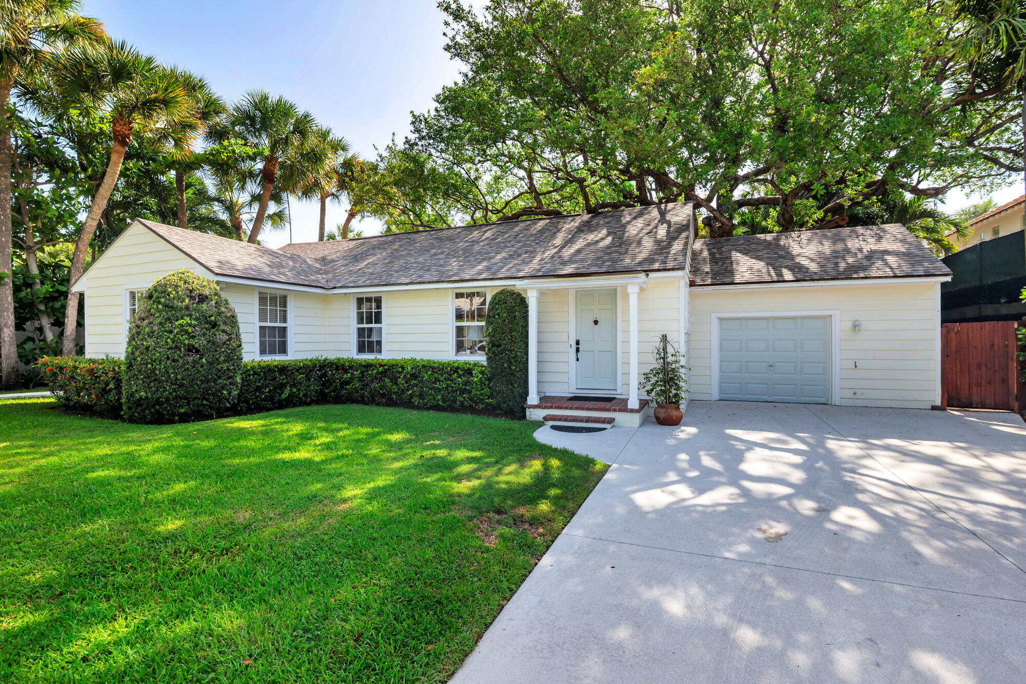 1161 N Ocean Way Property Photo 1