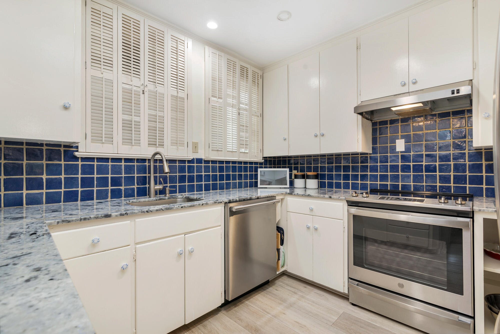 1161 N Ocean Way Property Photo 9