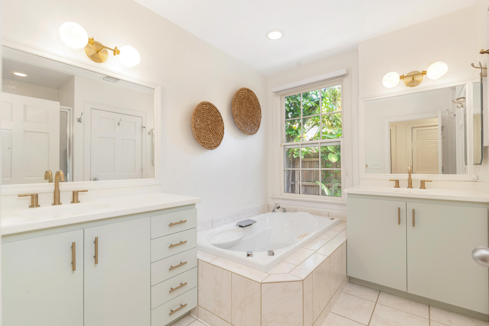 1161 N Ocean Way Property Photo 11