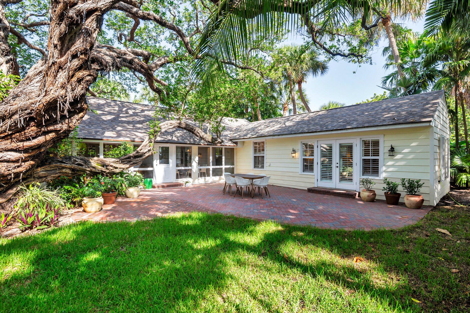 1161 N Ocean Way Property Photo 15