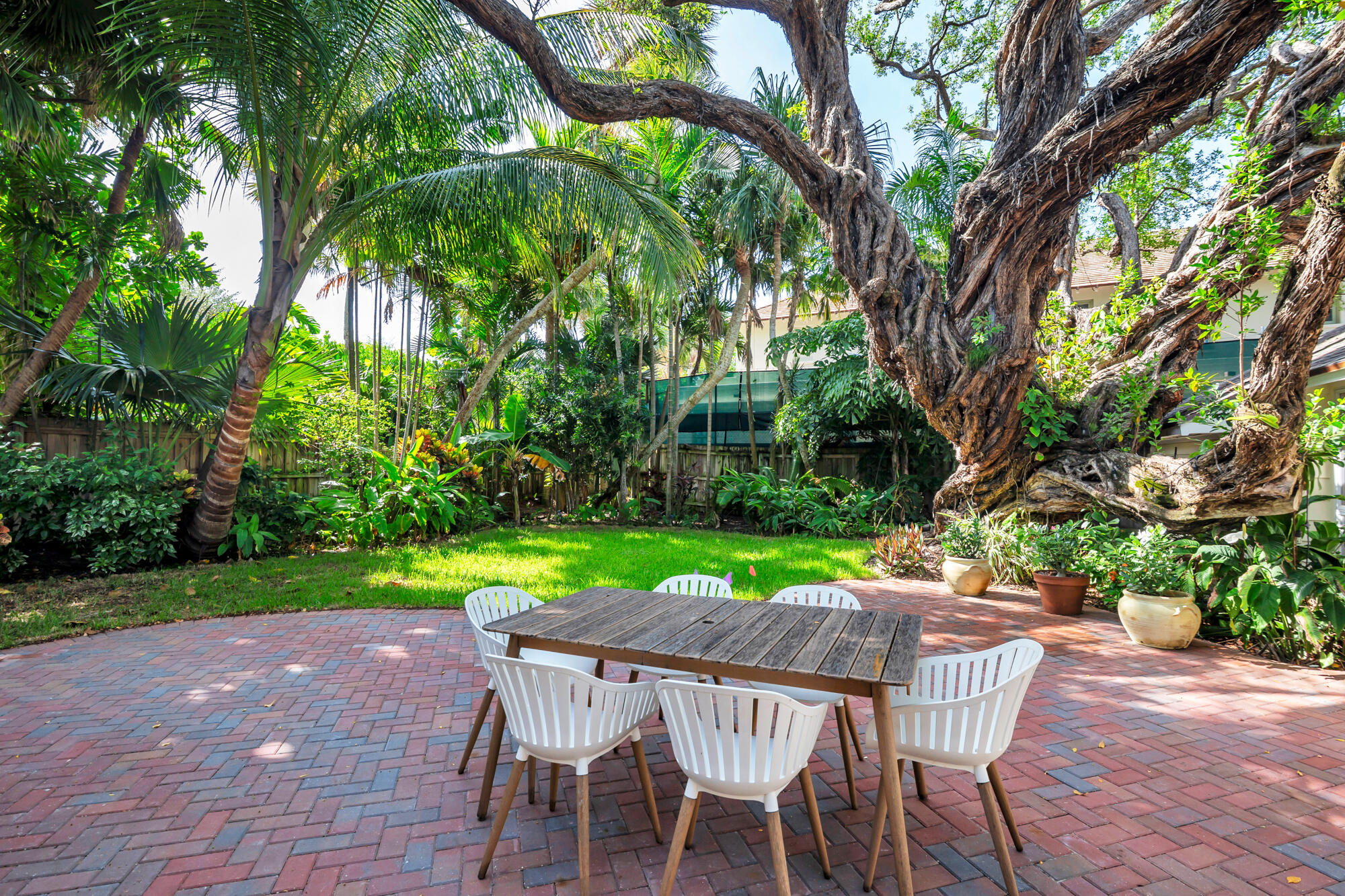 1161 N Ocean Way Property Photo 16