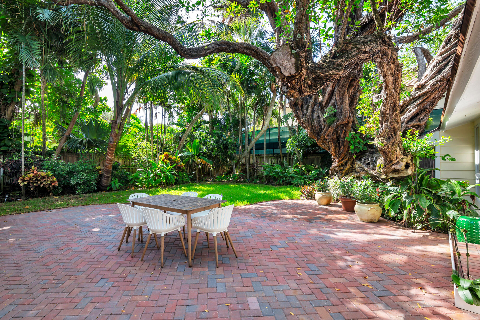 1161 N Ocean Way Property Photo 31
