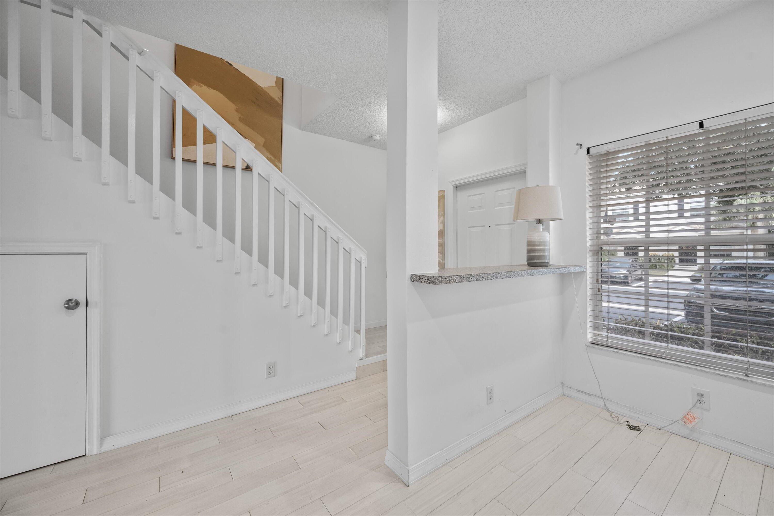 5072 Palmbrooke Circle Property Photo 4