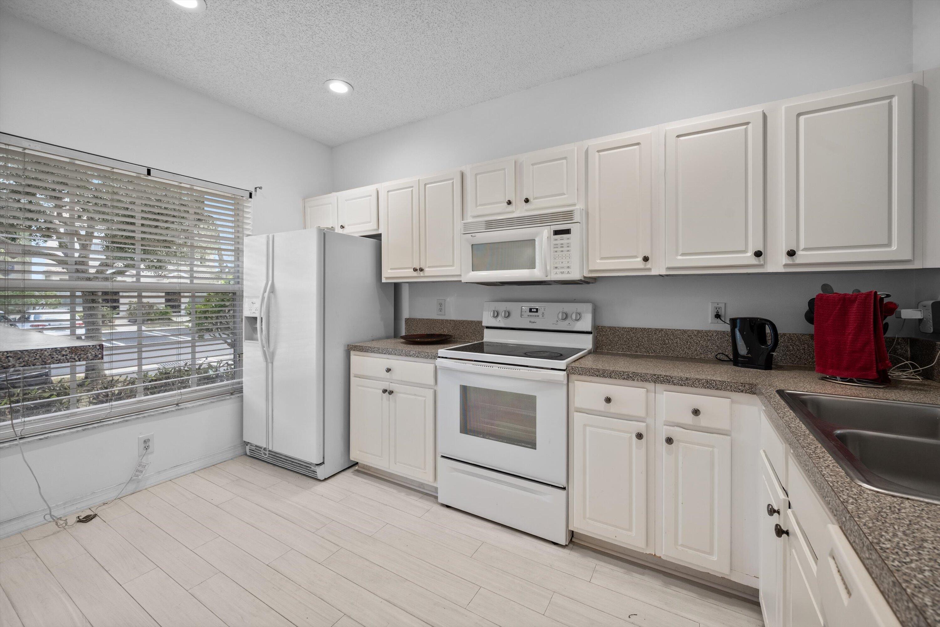 5072 Palmbrooke Circle Property Photo 6