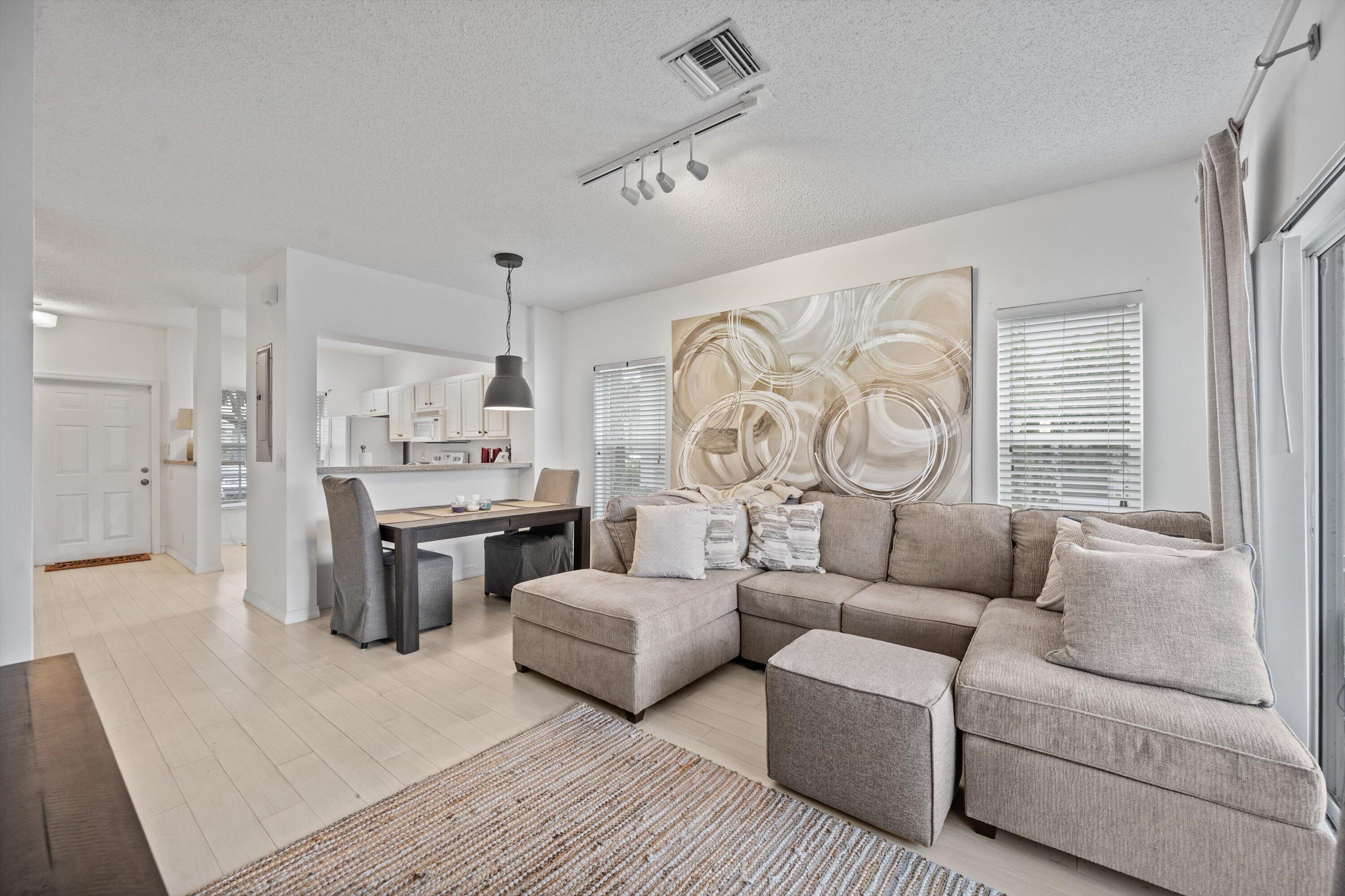 5072 Palmbrooke Circle Property Photo 9