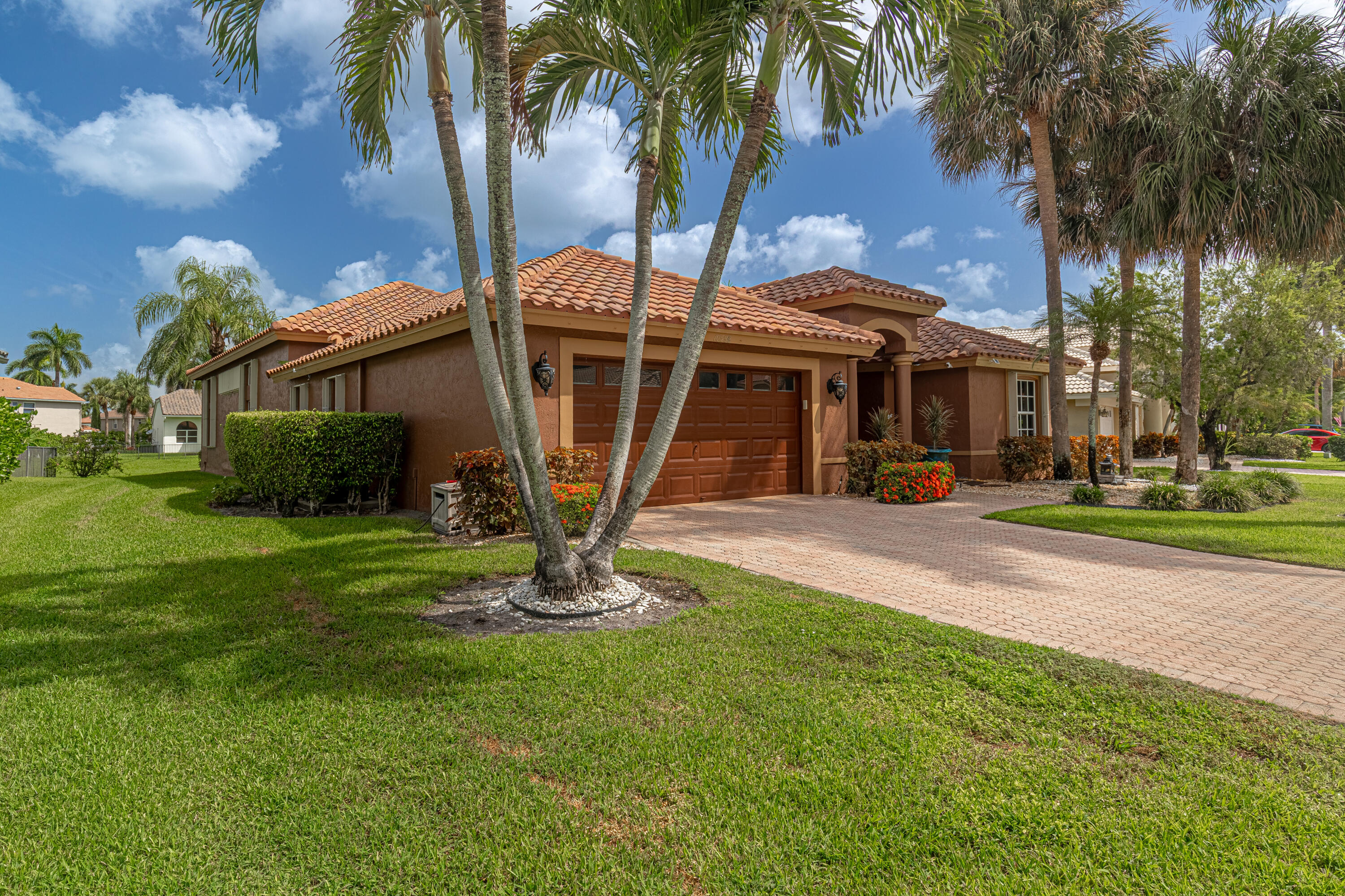 10599 Saint Thomas Drive Property Photo 5