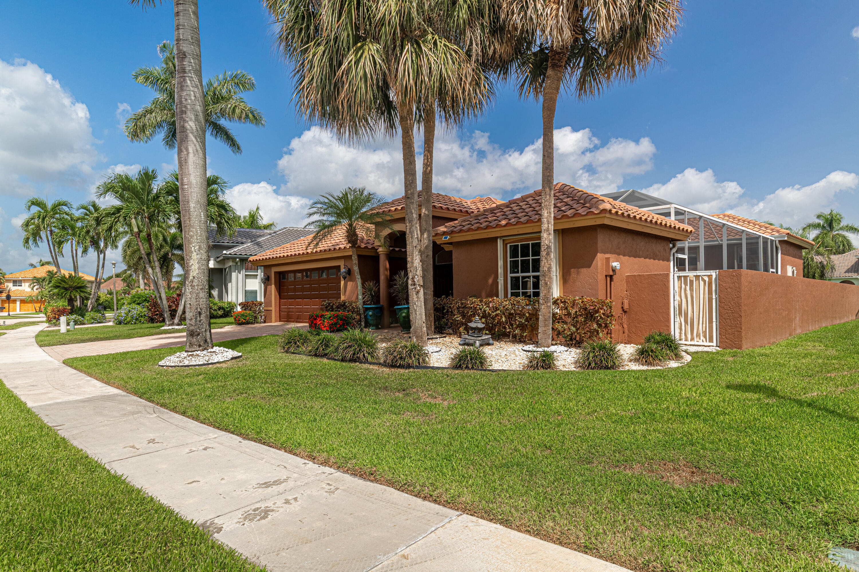 10599 Saint Thomas Drive Property Photo 6