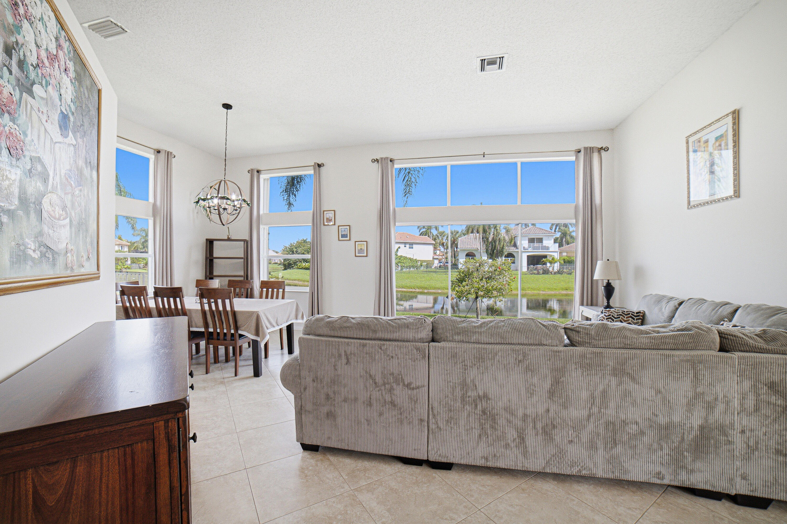 10599 Saint Thomas Drive Property Photo 8