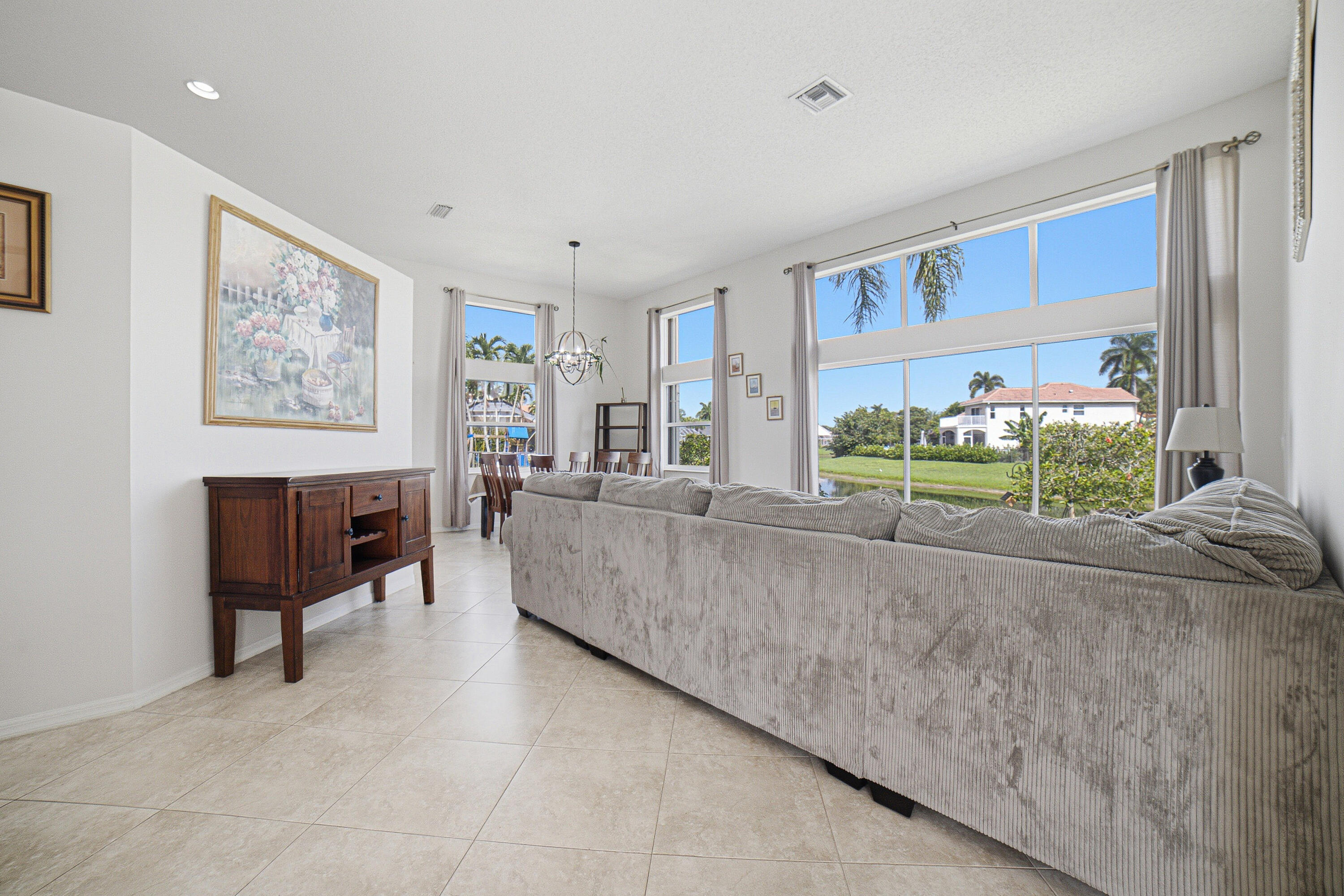 10599 Saint Thomas Drive Property Photo 9