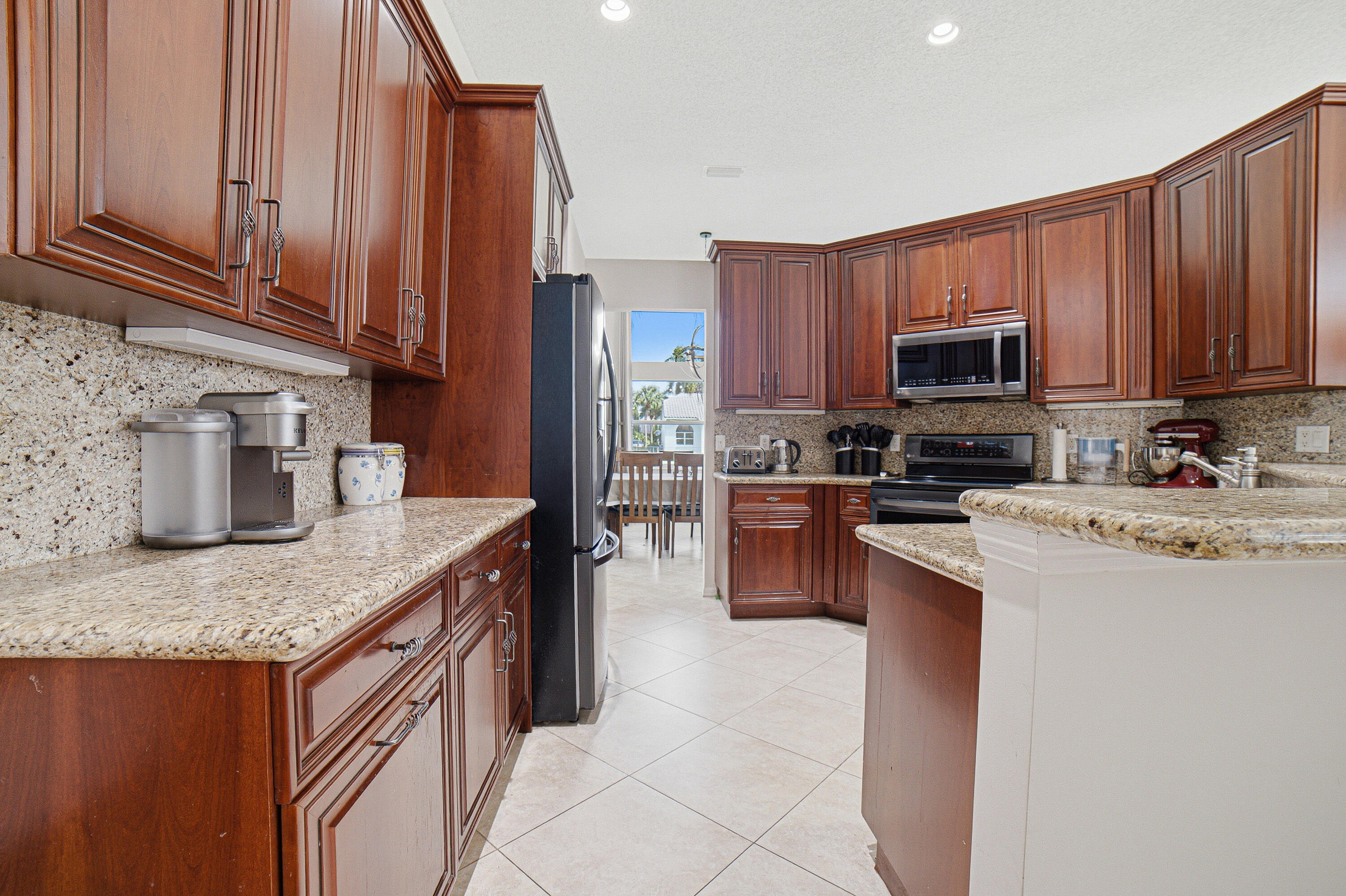 10599 Saint Thomas Drive Property Photo 19