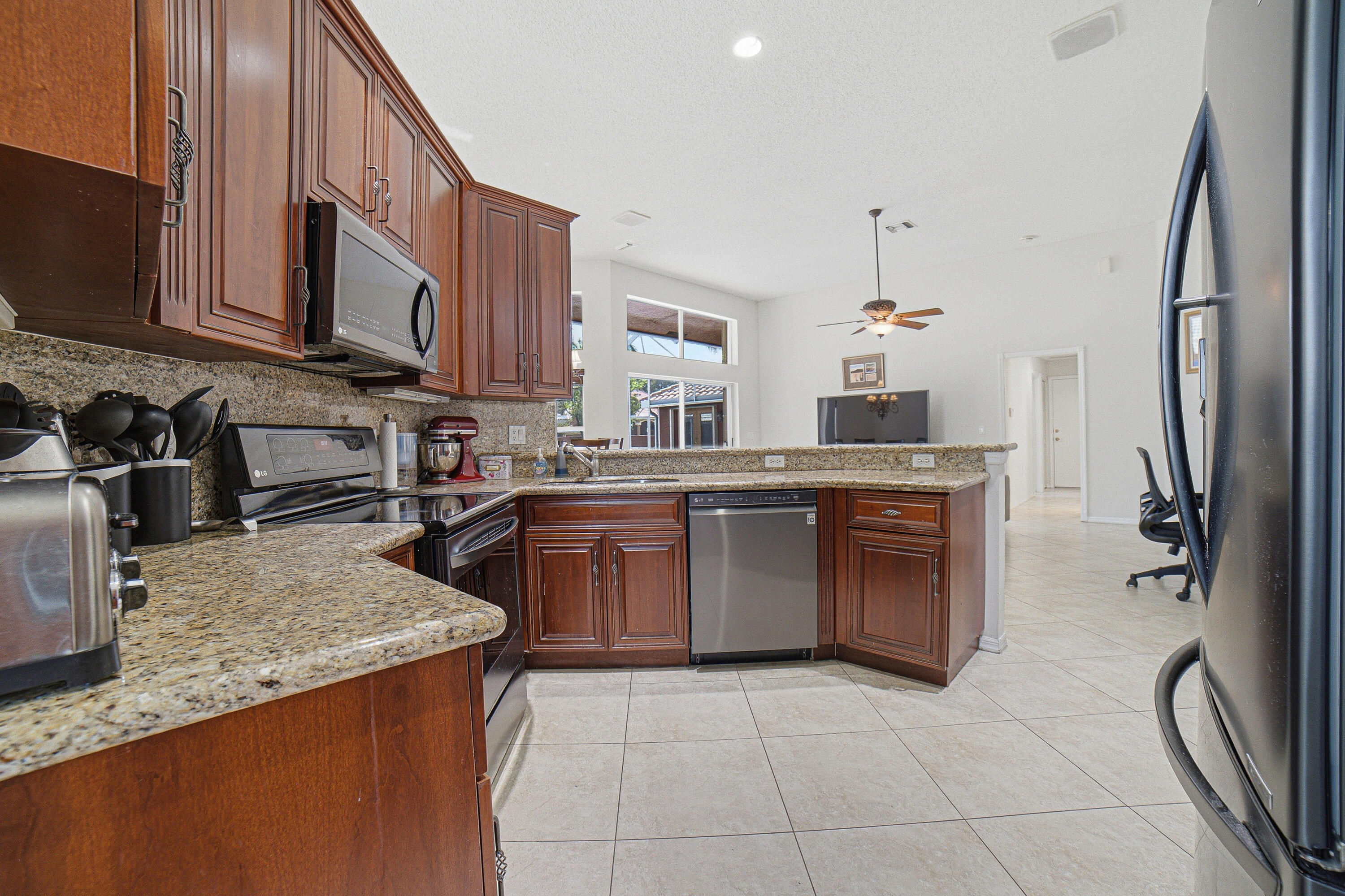 10599 Saint Thomas Drive Property Photo 21