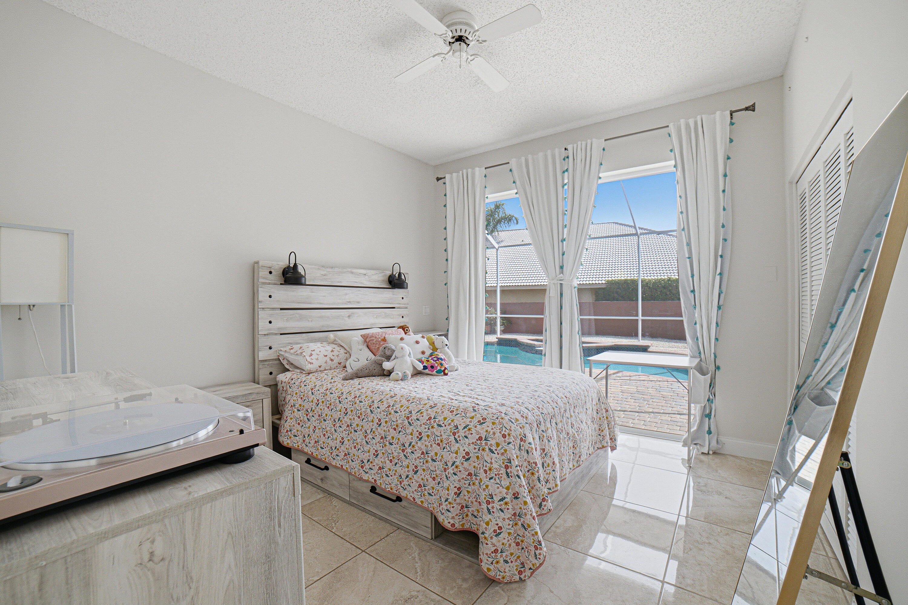 10599 Saint Thomas Drive Property Photo 27
