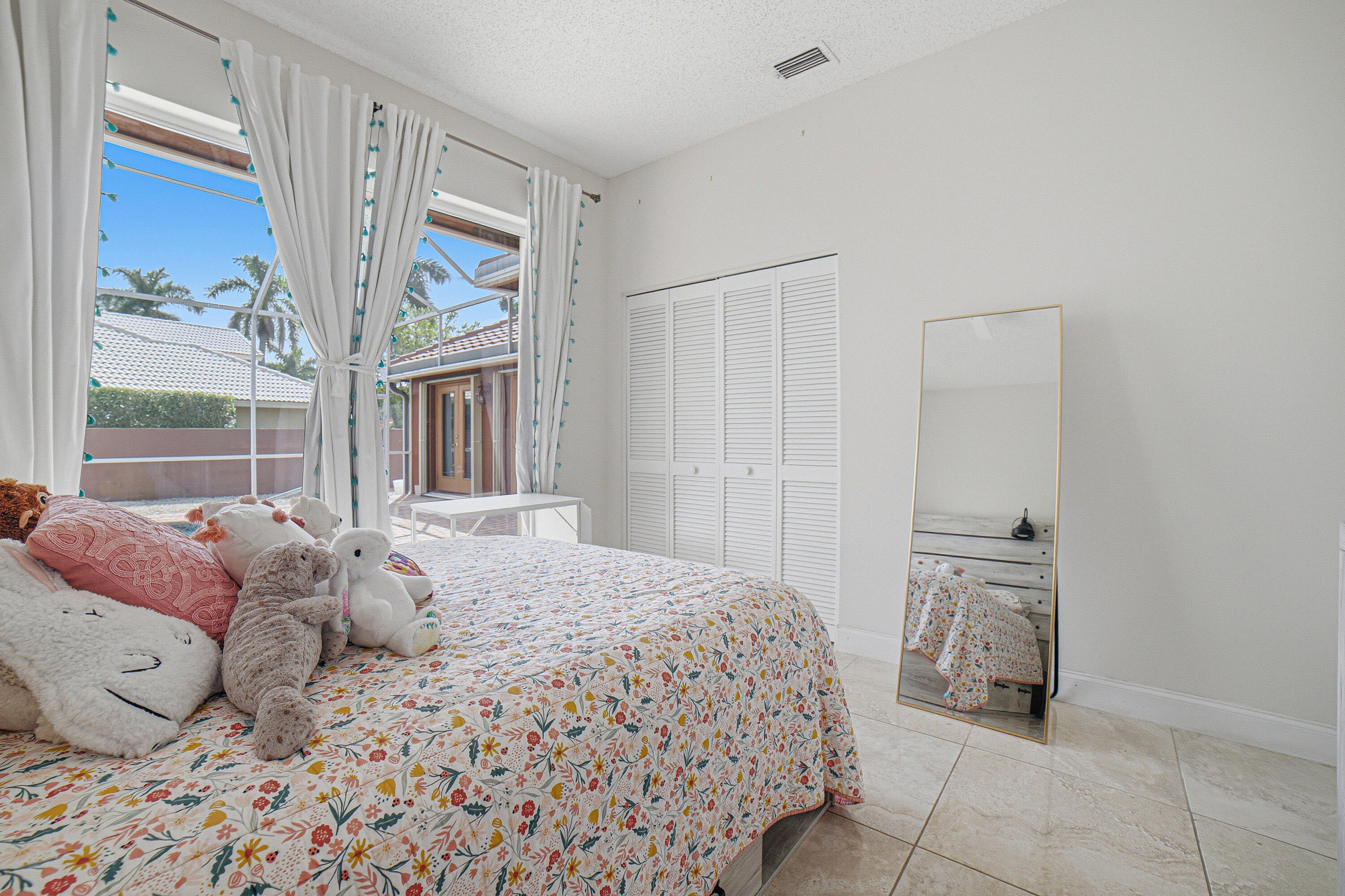 10599 Saint Thomas Drive Property Photo 28