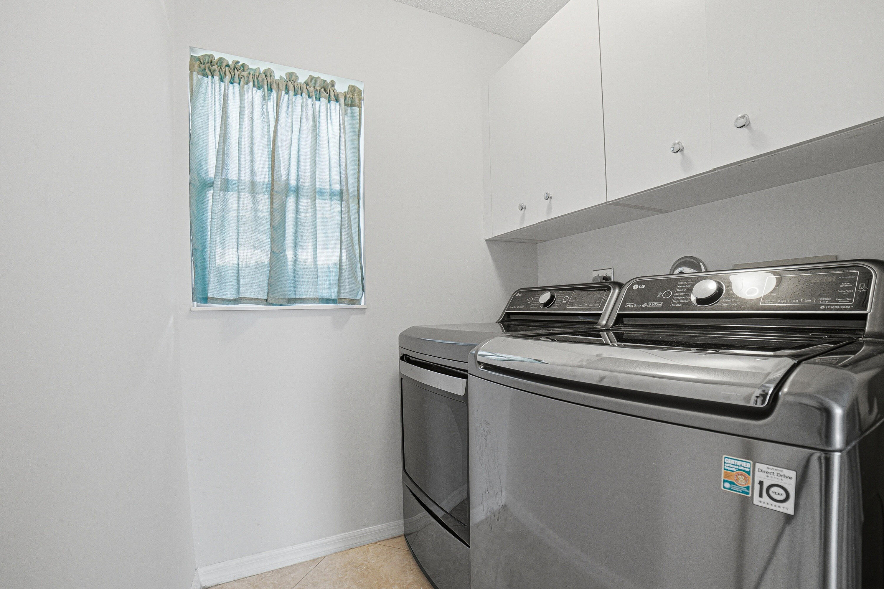 10599 Saint Thomas Drive Property Photo 34