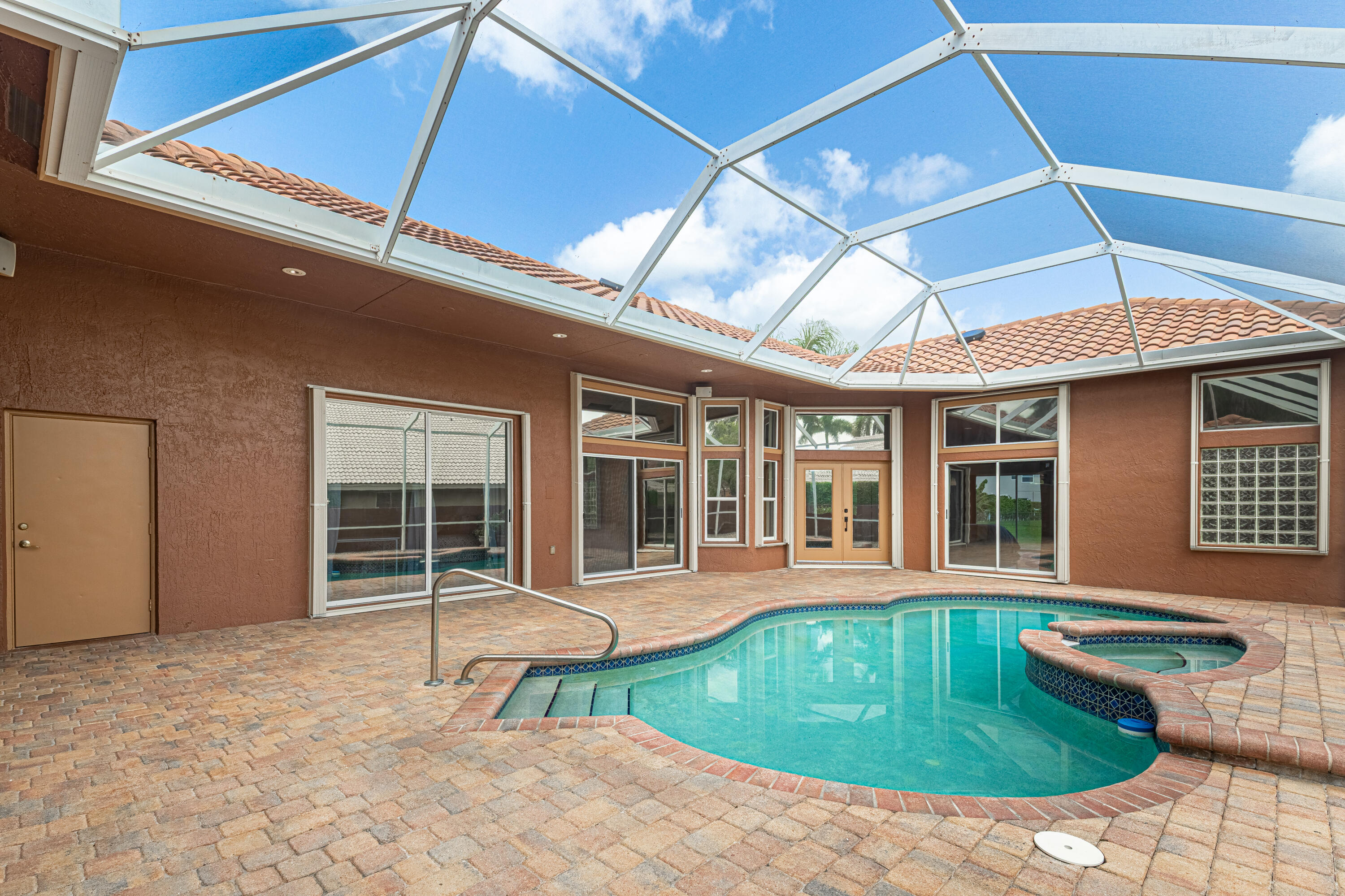 10599 Saint Thomas Drive Property Photo 37