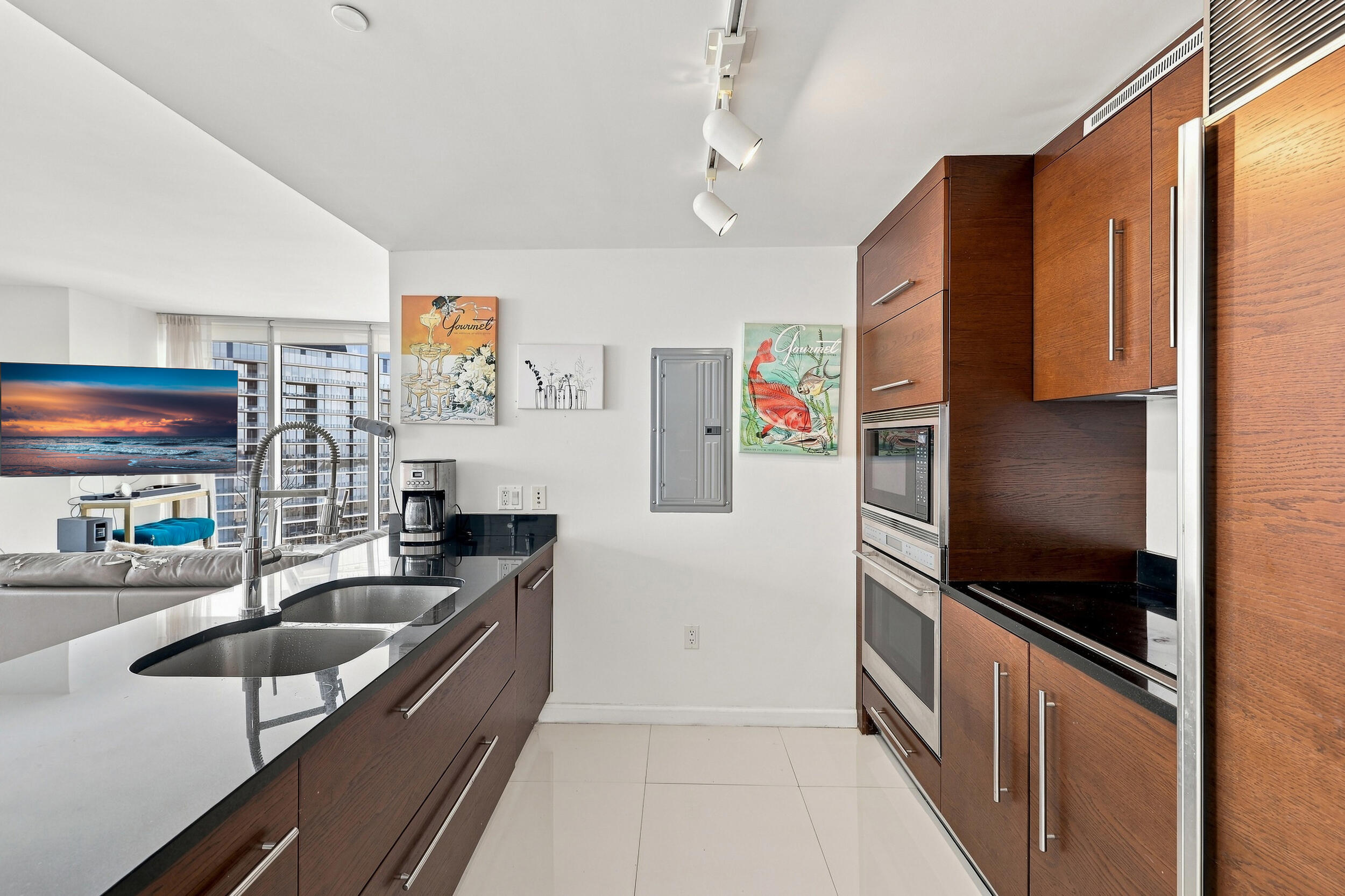 465 Brickell Avenue 5102 Property Photo 3