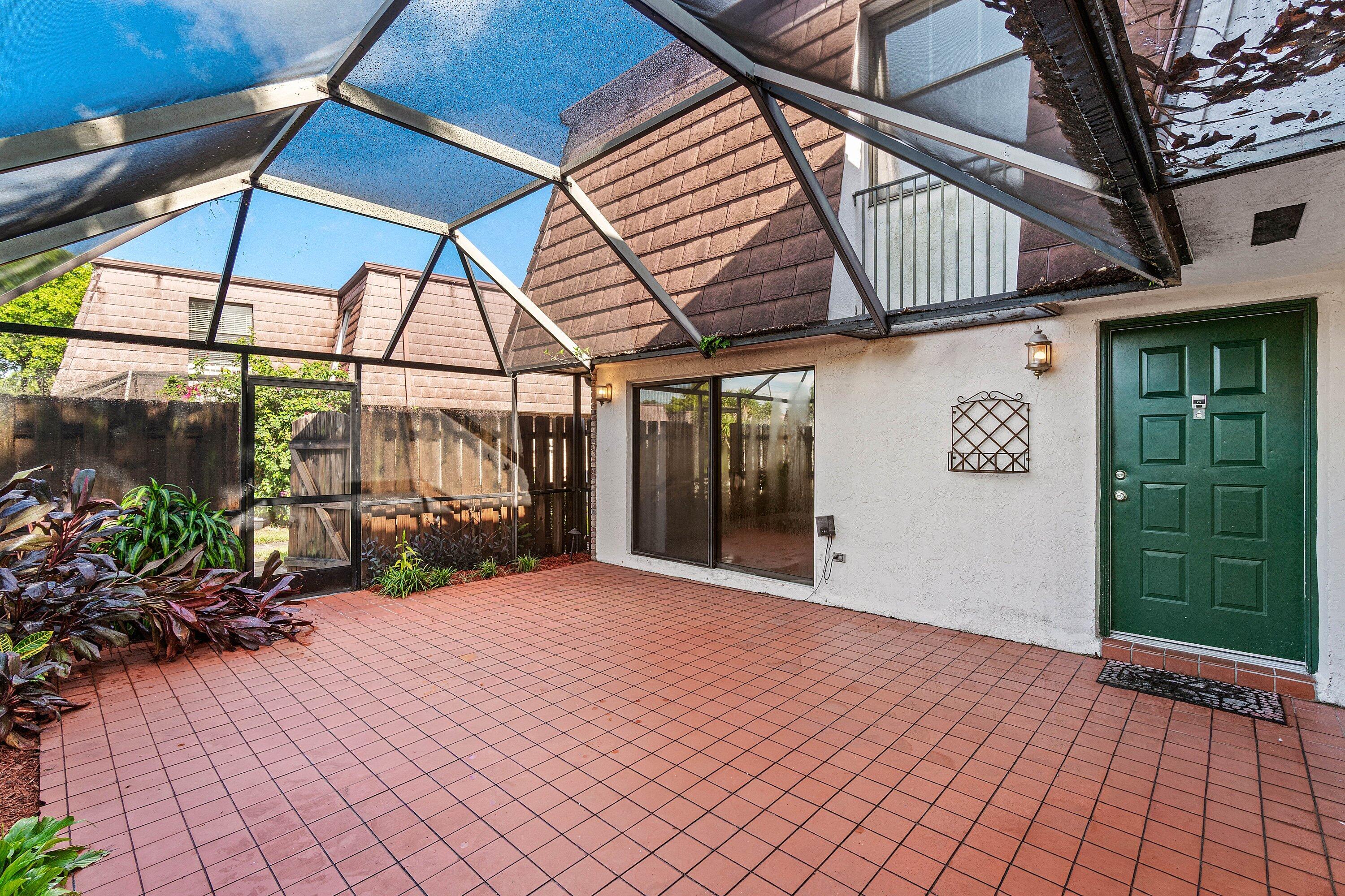 7754 Courtyard Run W Property Photo 2