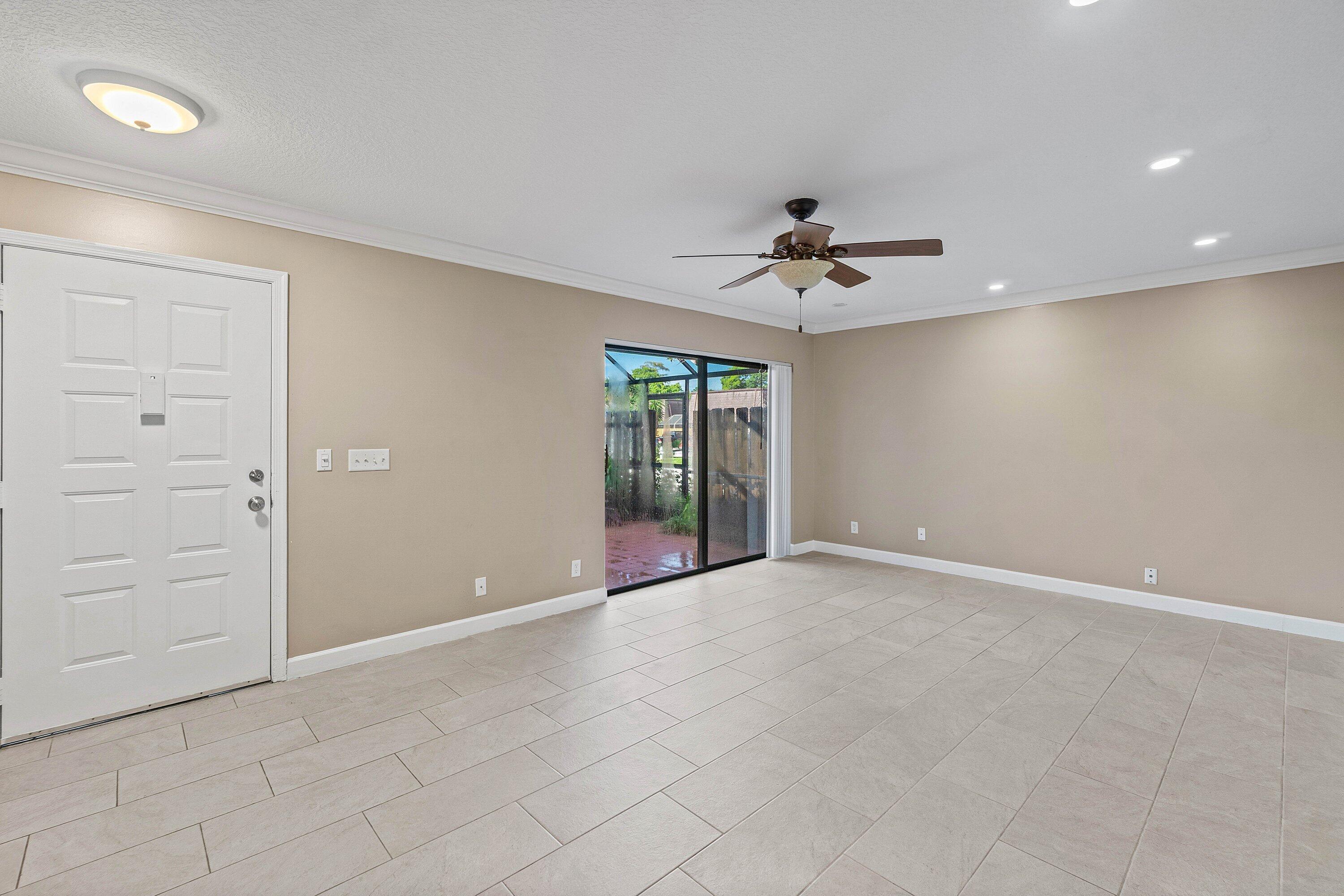 7754 Courtyard Run W Property Photo 6