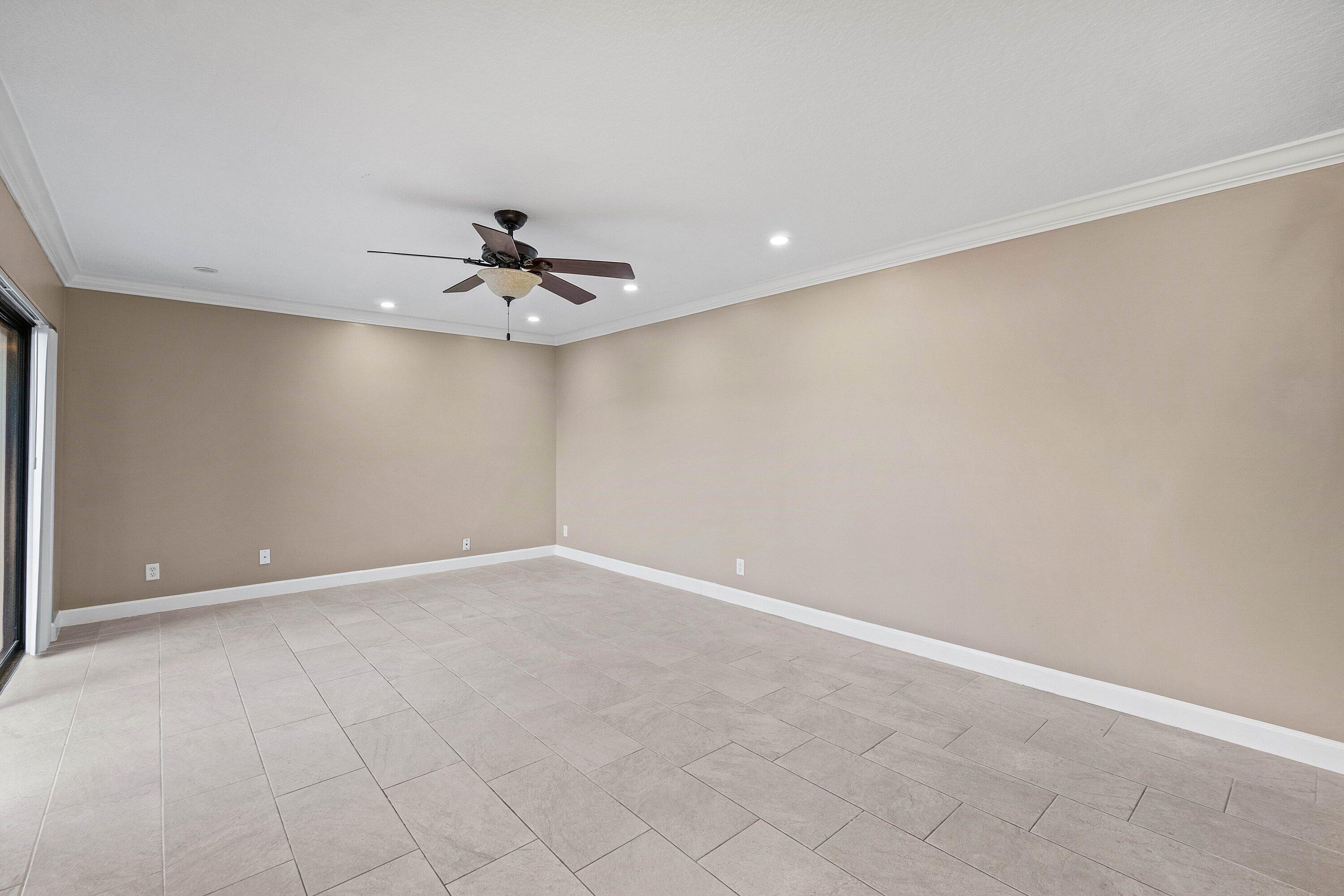 7754 Courtyard Run W Property Photo 9
