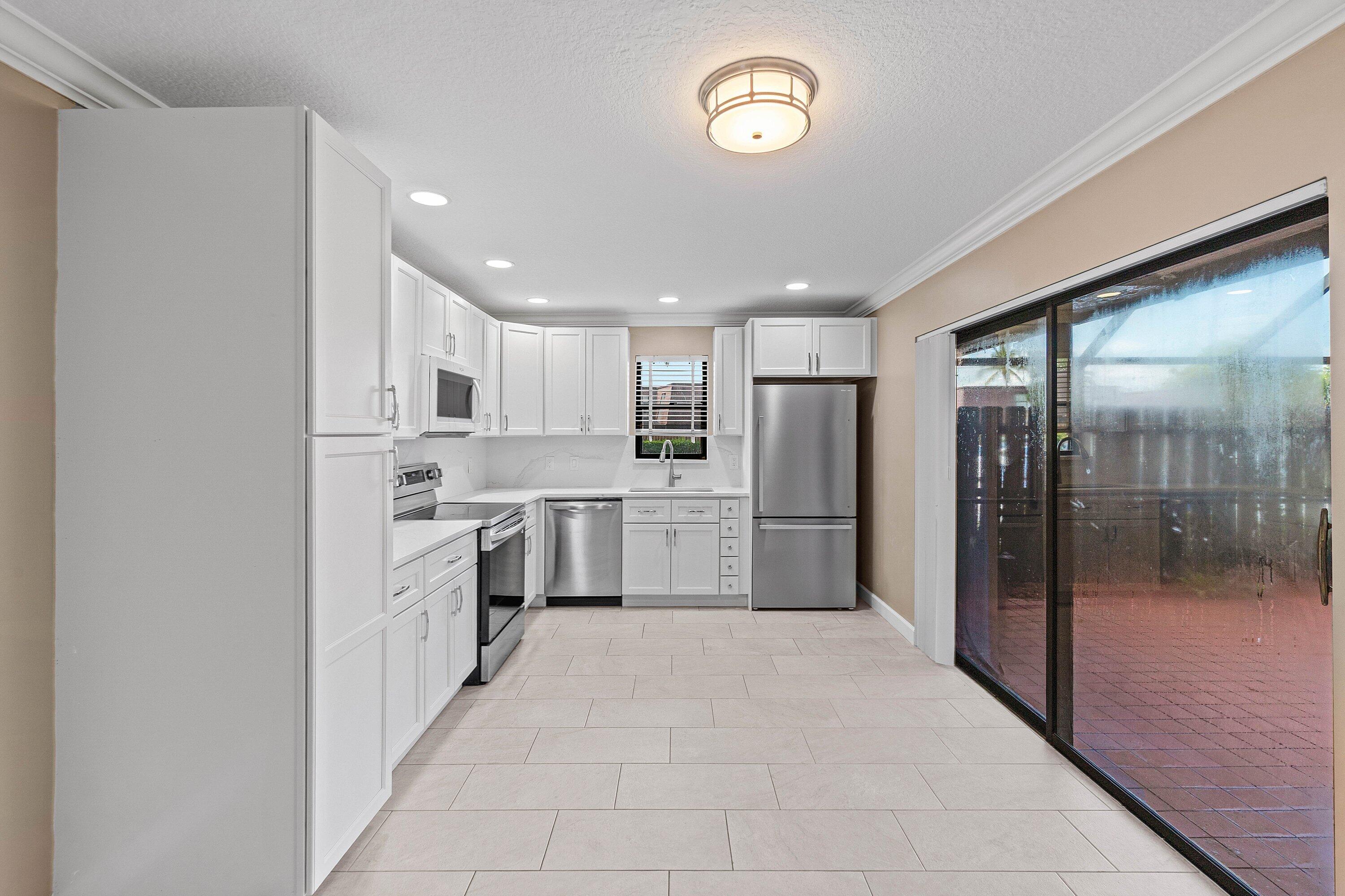 7754 Courtyard Run W Property Photo 12