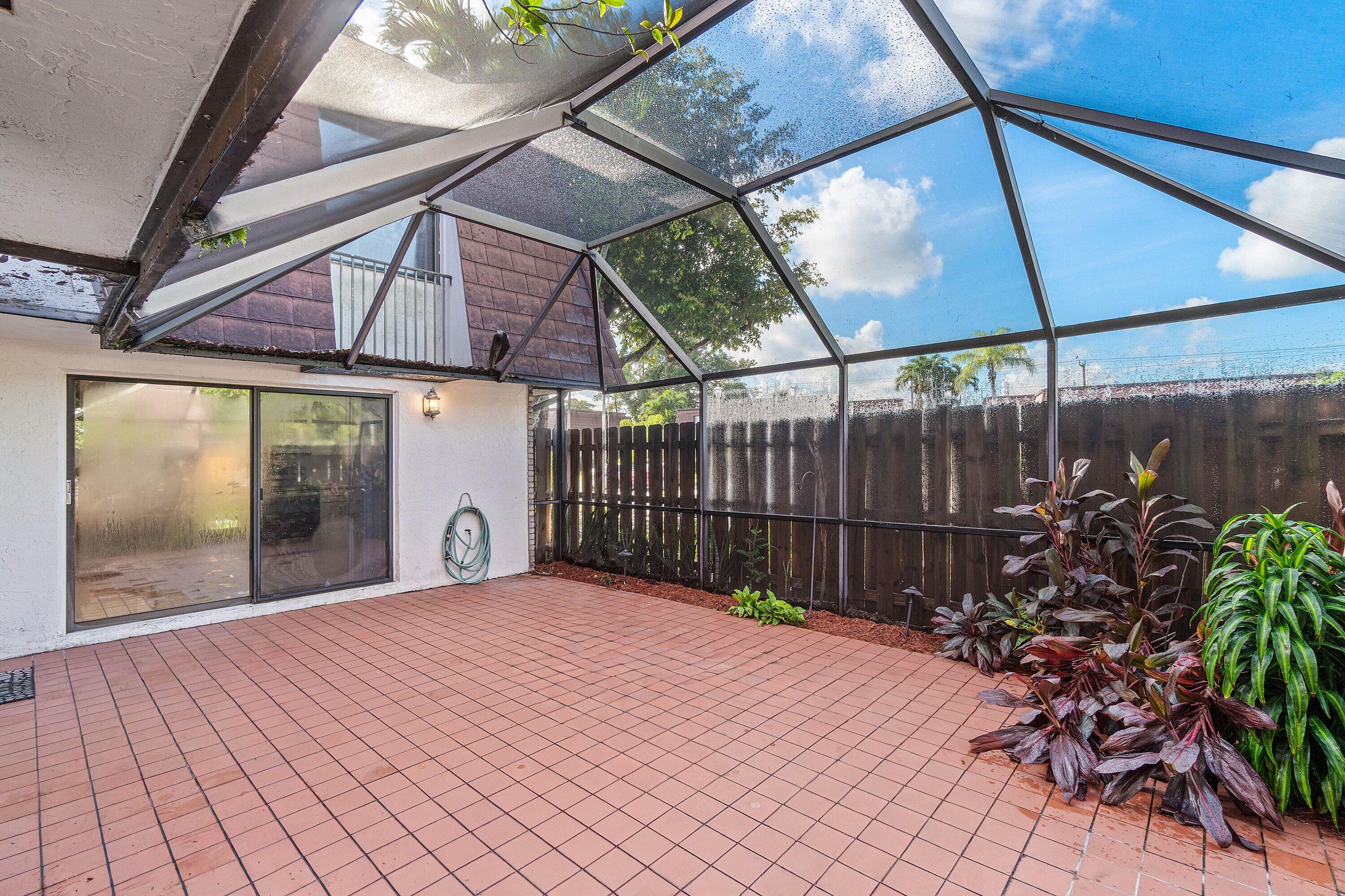 7754 Courtyard Run W Property Photo 24